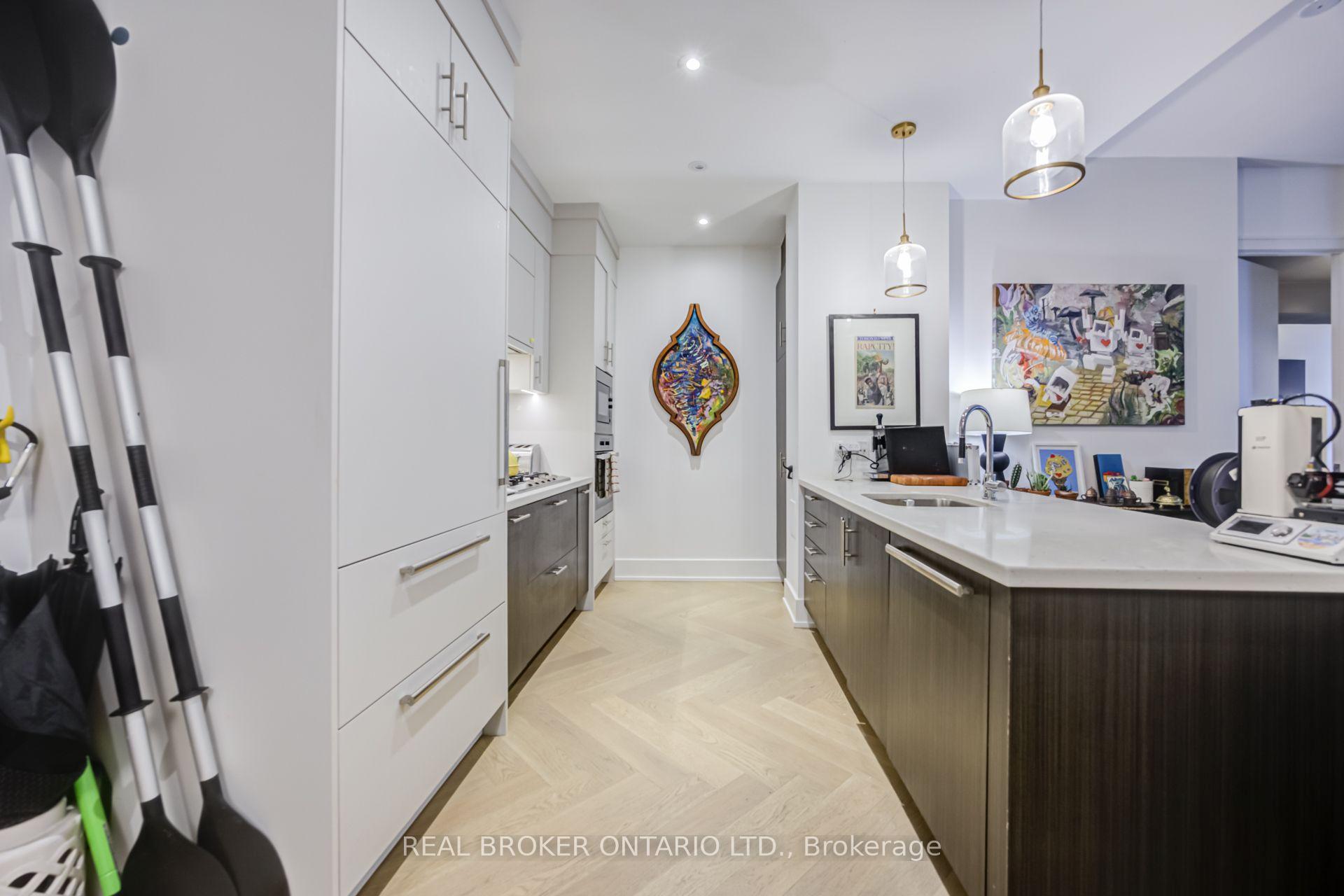 Photo 2 of Unit 916, 29 Queens Quay E, Toronto, Waterfront Communities — HOMEH