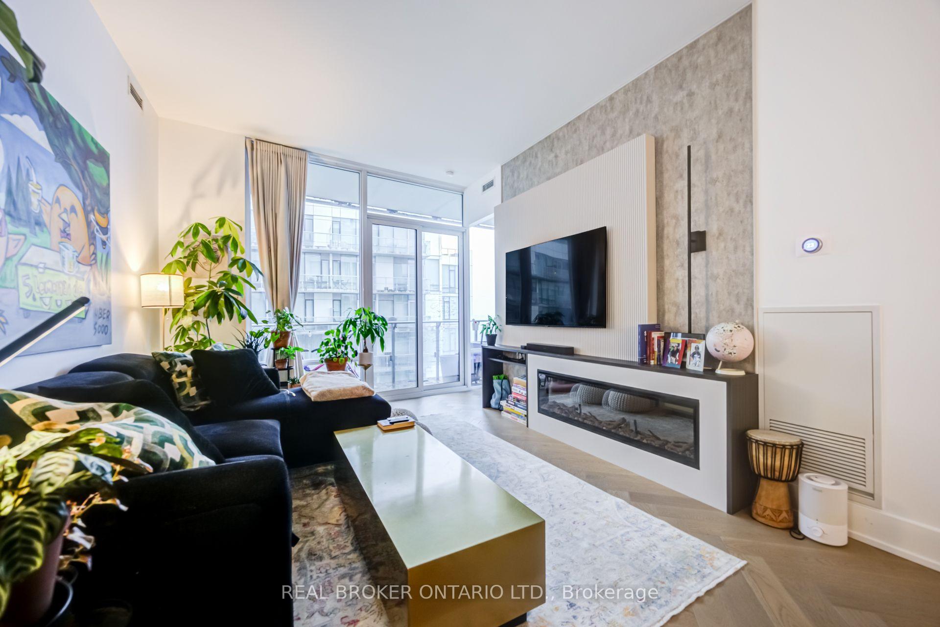 Photo 9 of Unit 916, 29 Queens Quay E, Toronto, Waterfront Communities — HOMEH