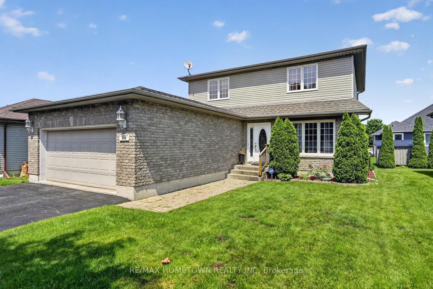 Photo 3 of 286 Beley Street, Brockville, Brockville — HOMEH