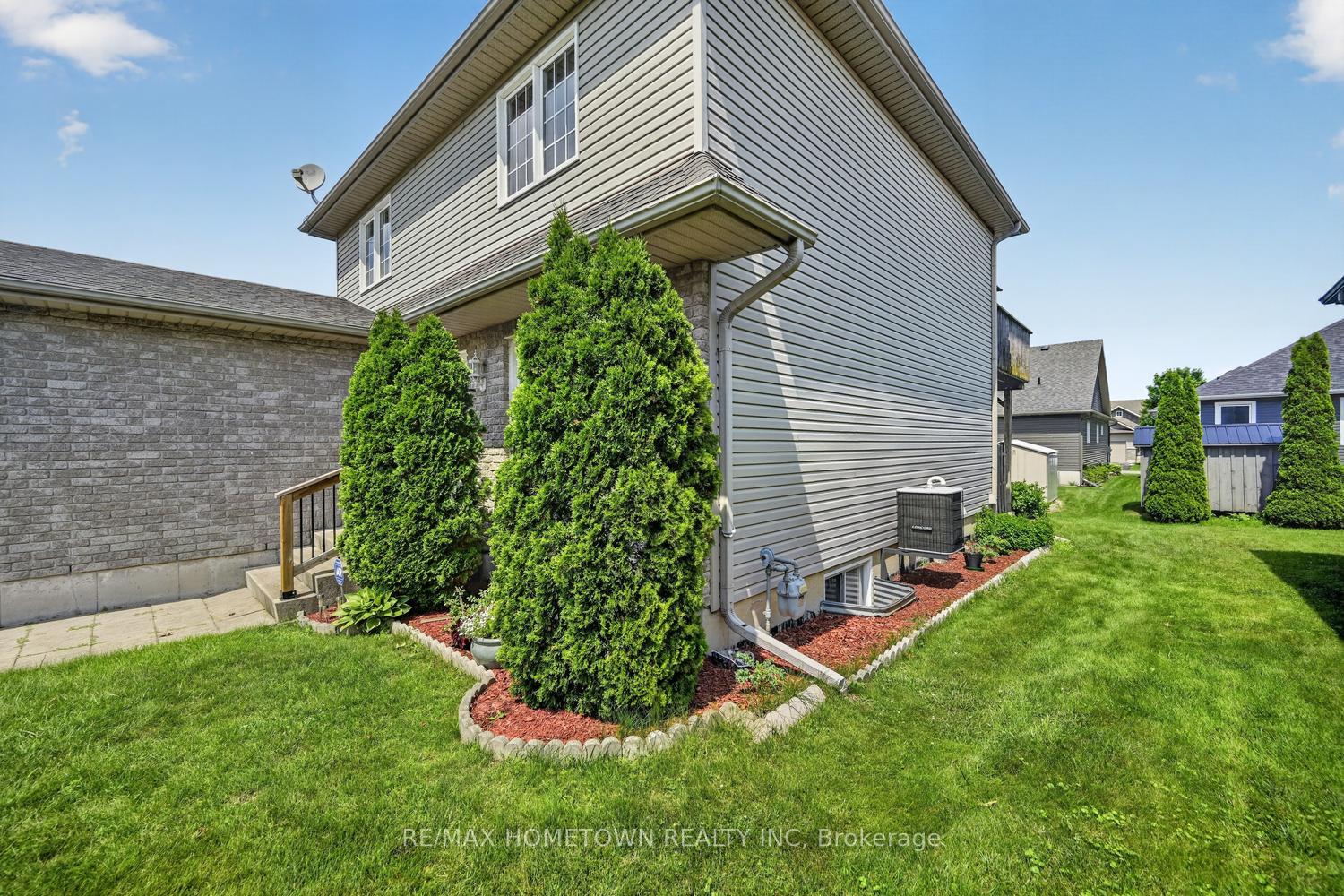 Photo 5 of 286 Beley Street, Brockville, Brockville — HOMEH