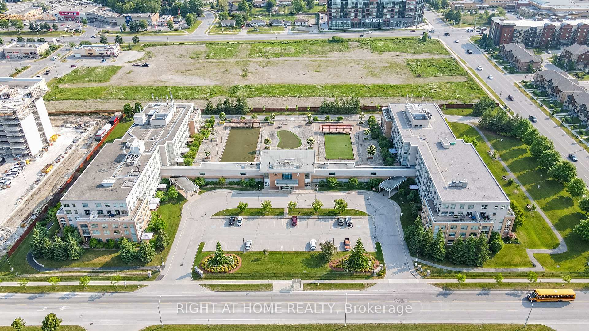 Photo 19 of Unit 404, 94 Dean Avenue, Barrie, Painswick South — HOMEH