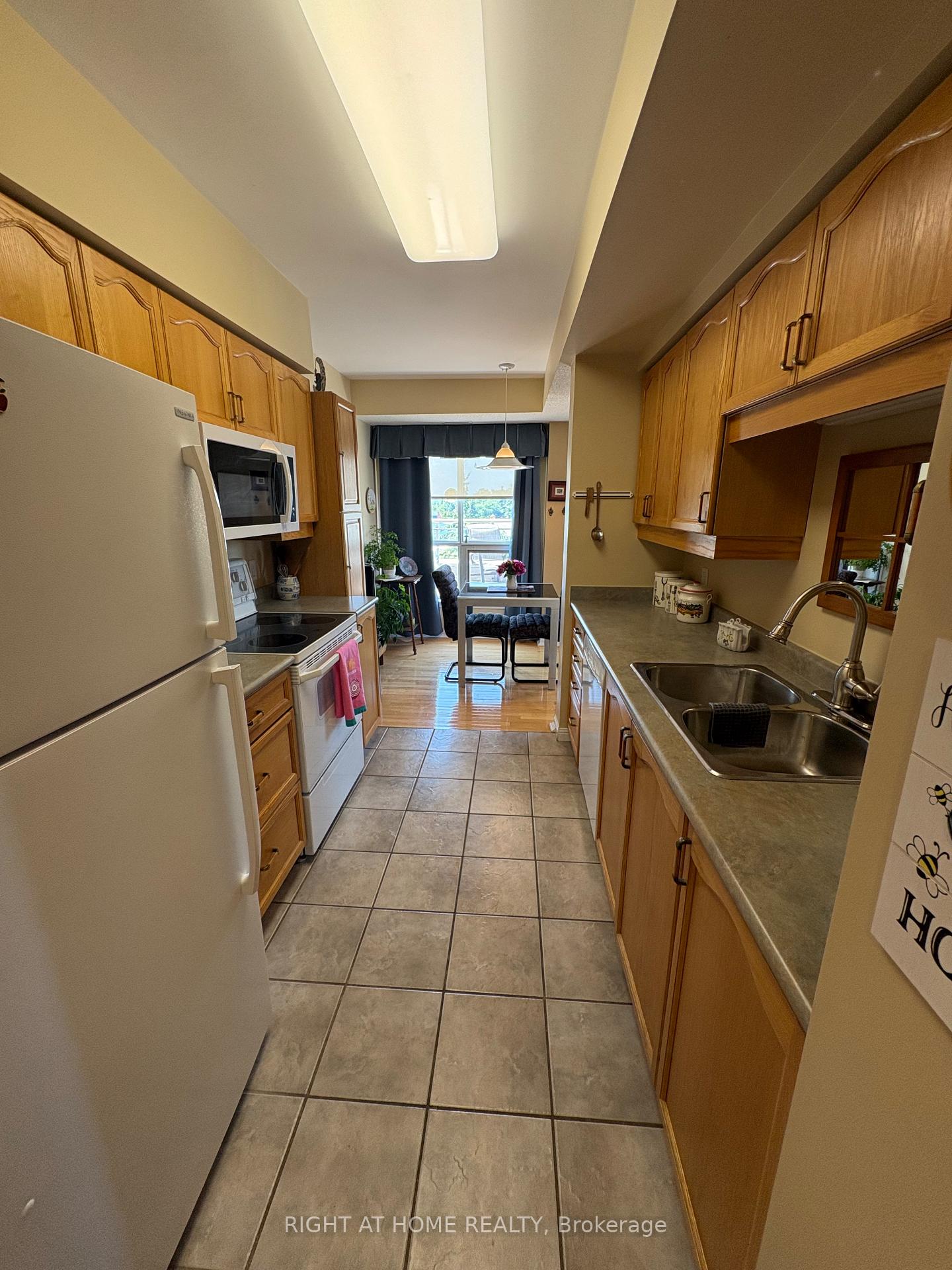 Photo 31 of Unit 404, 94 Dean Avenue, Barrie, Painswick South — HOMEH