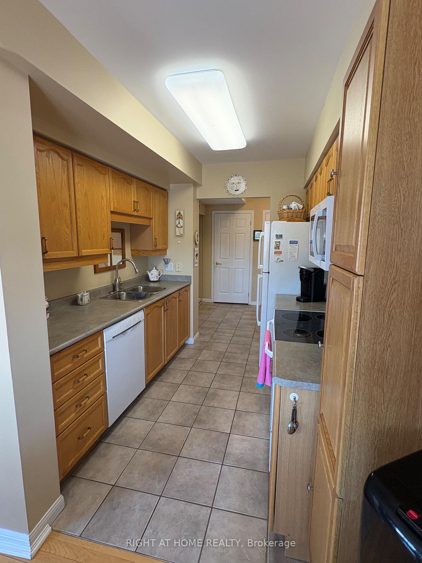 Photo 33 of Unit 404, 94 Dean Avenue, Barrie, Painswick South — HOMEH