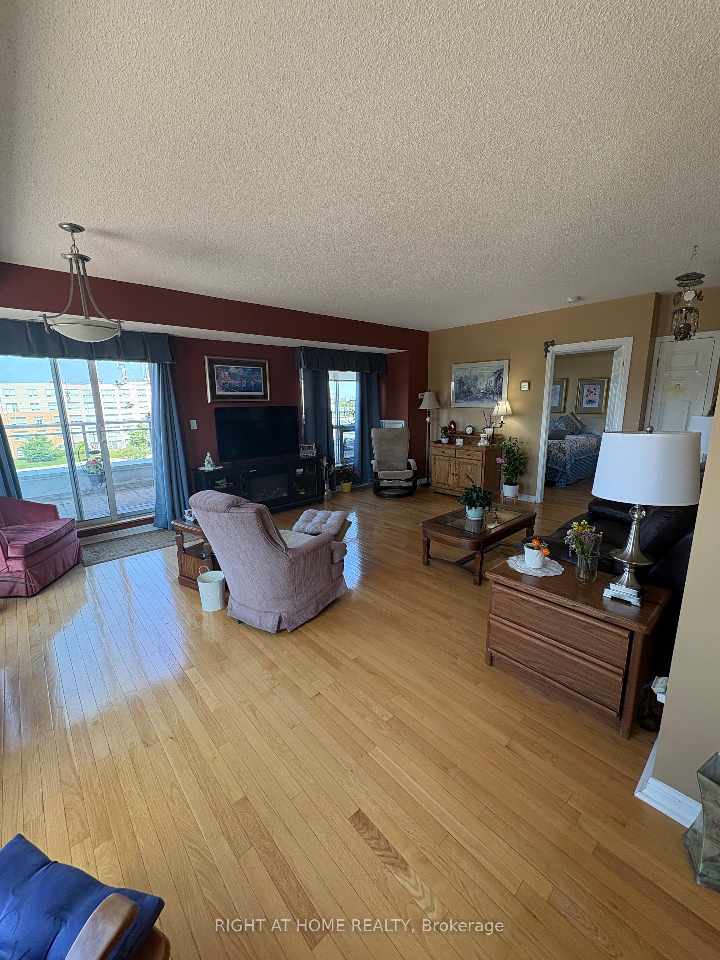 Photo 35 of Unit 404, 94 Dean Avenue, Barrie, Painswick South — HOMEH