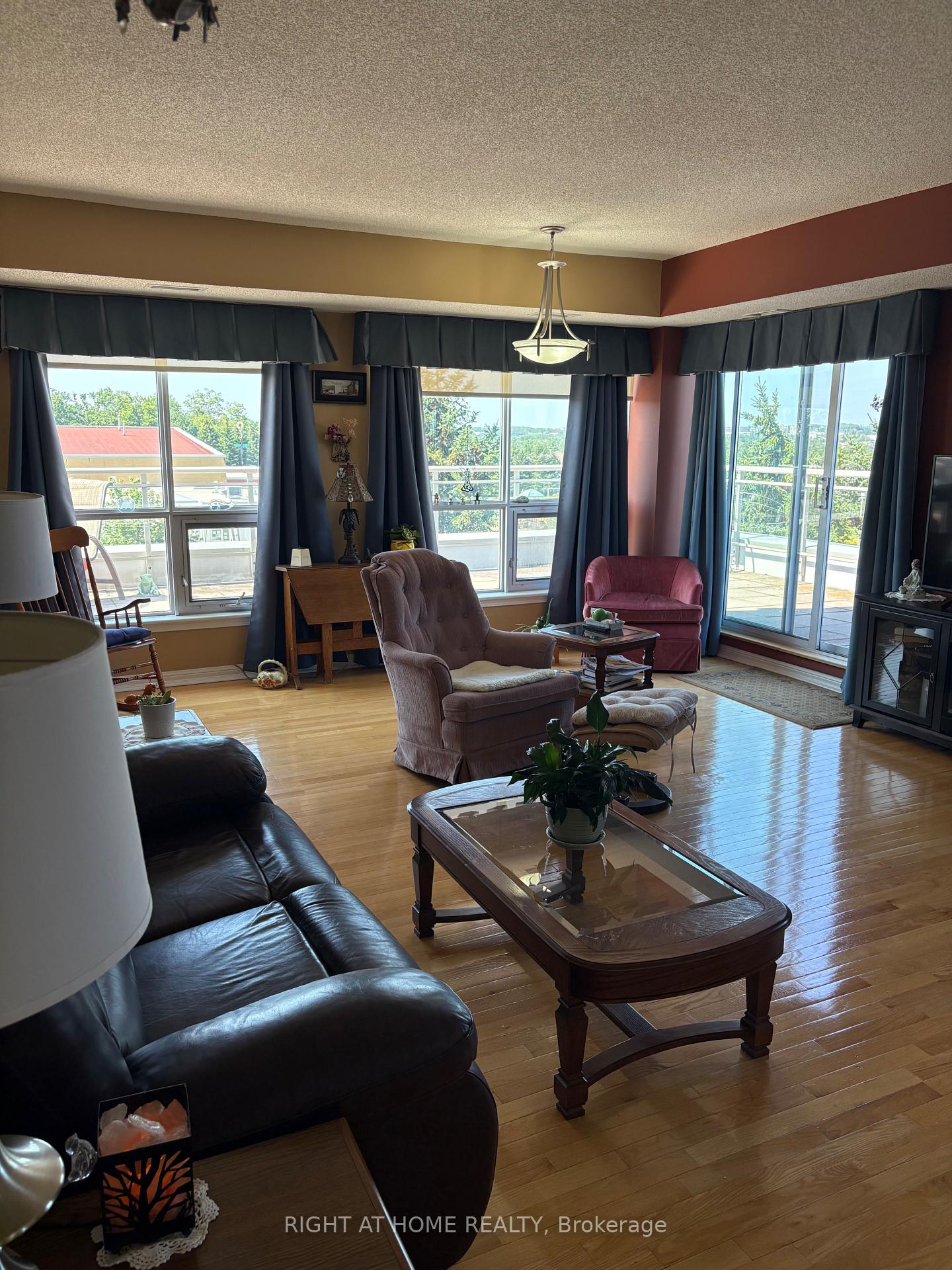 Photo 37 of Unit 404, 94 Dean Avenue, Barrie, Painswick South — HOMEH