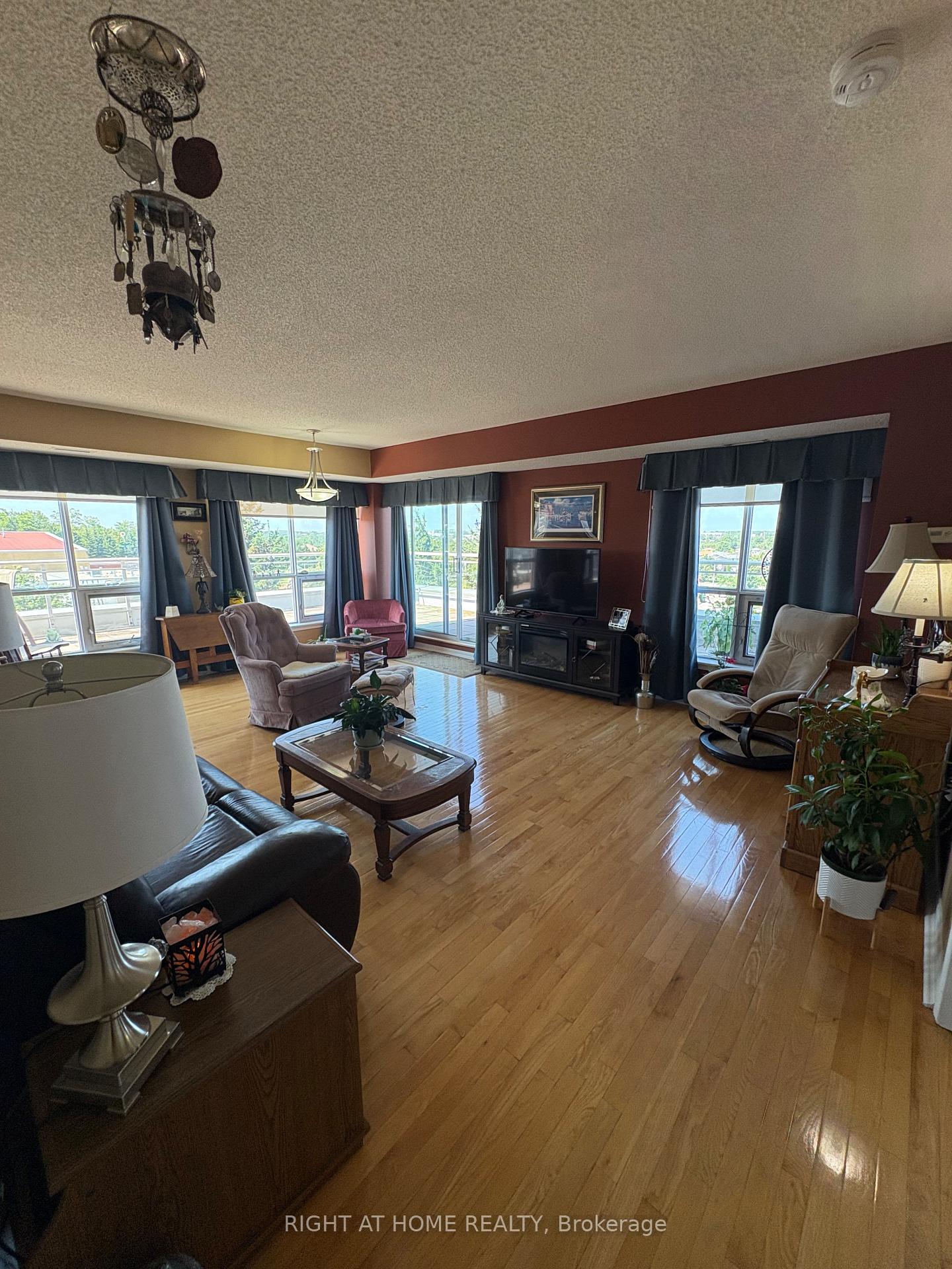 Photo 40 of Unit 404, 94 Dean Avenue, Barrie, Painswick South — HOMEH