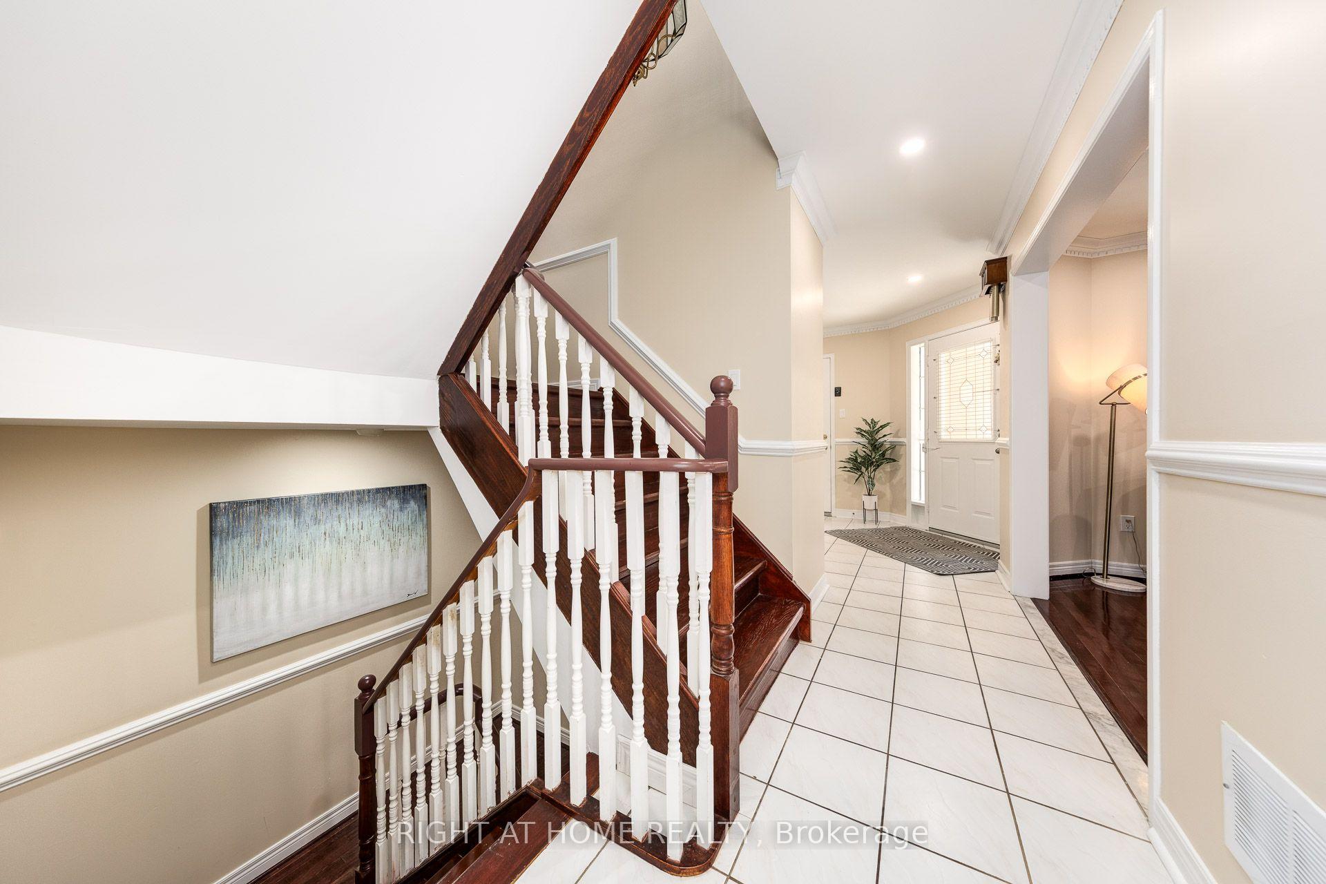 Photo 6 of 1552 Otonabee Drive, Pickering, Amberlea — HOMEH