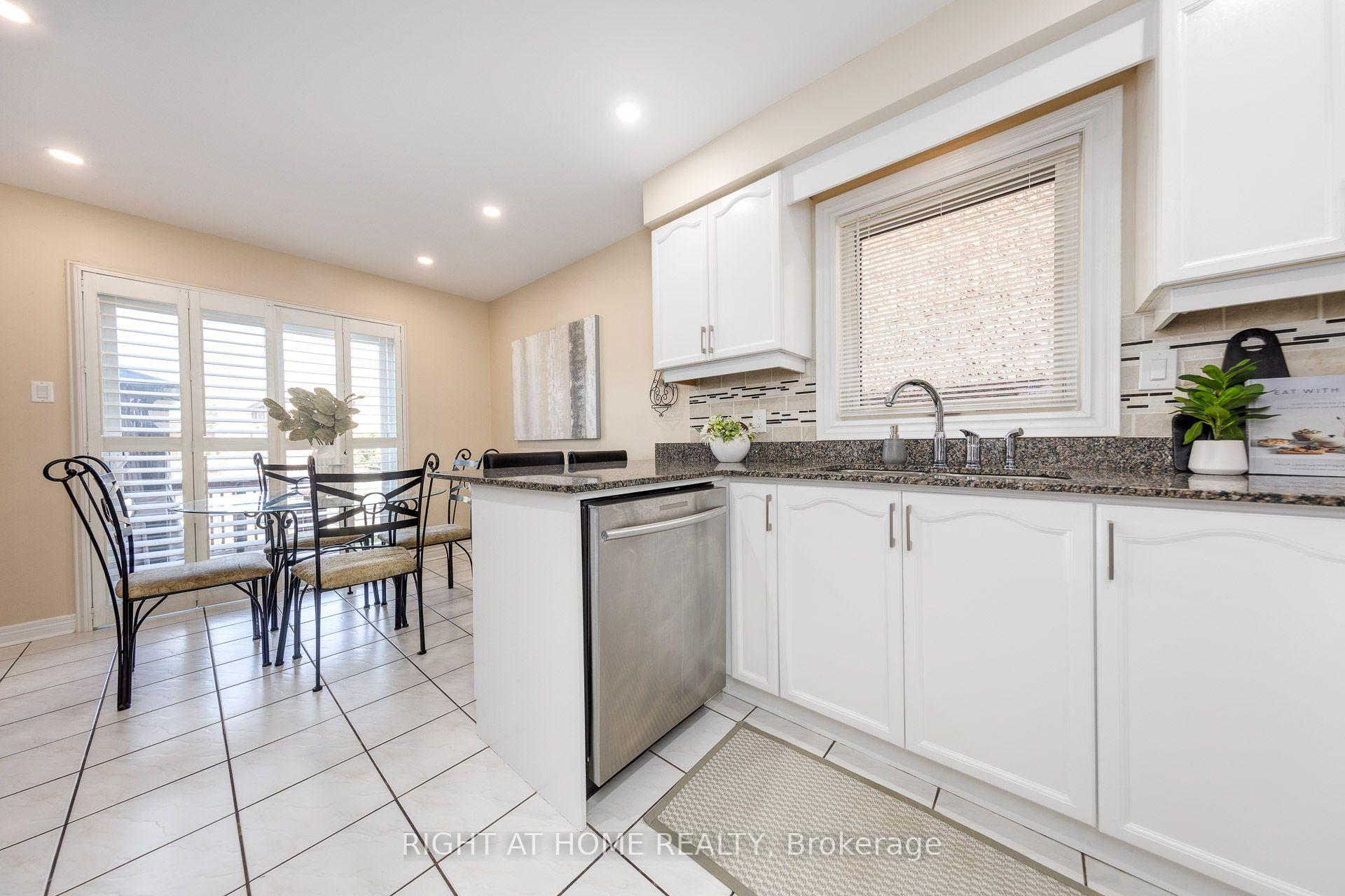 Photo 14 of 1552 Otonabee Drive, Pickering, Amberlea — HOMEH