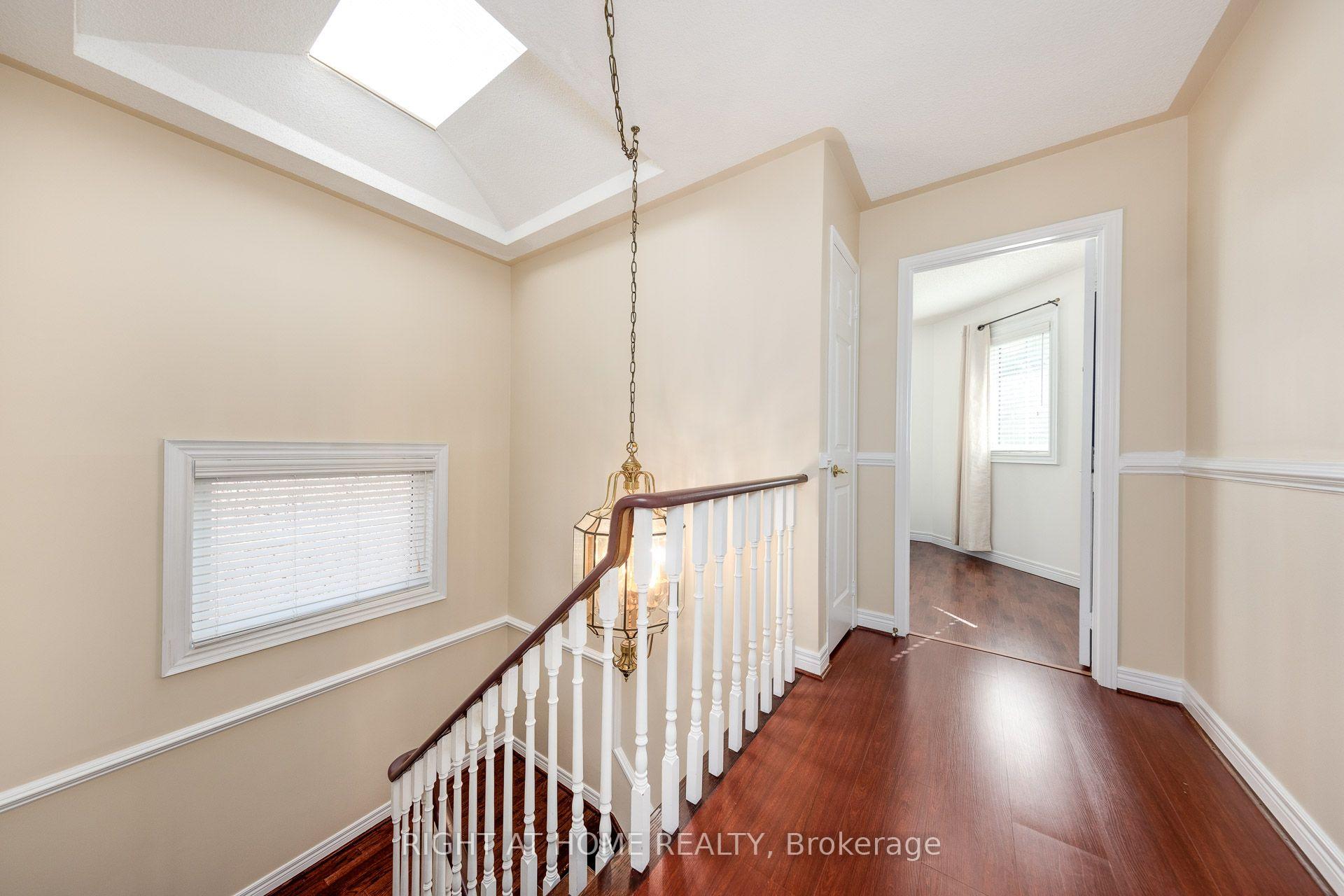 Photo 18 of 1552 Otonabee Drive, Pickering, Amberlea — HOMEH