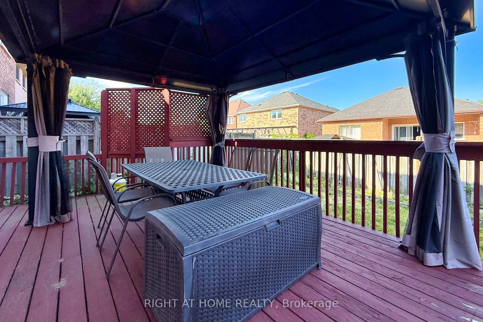 Photo 31 of 1552 Otonabee Drive, Pickering, Amberlea — HOMEH