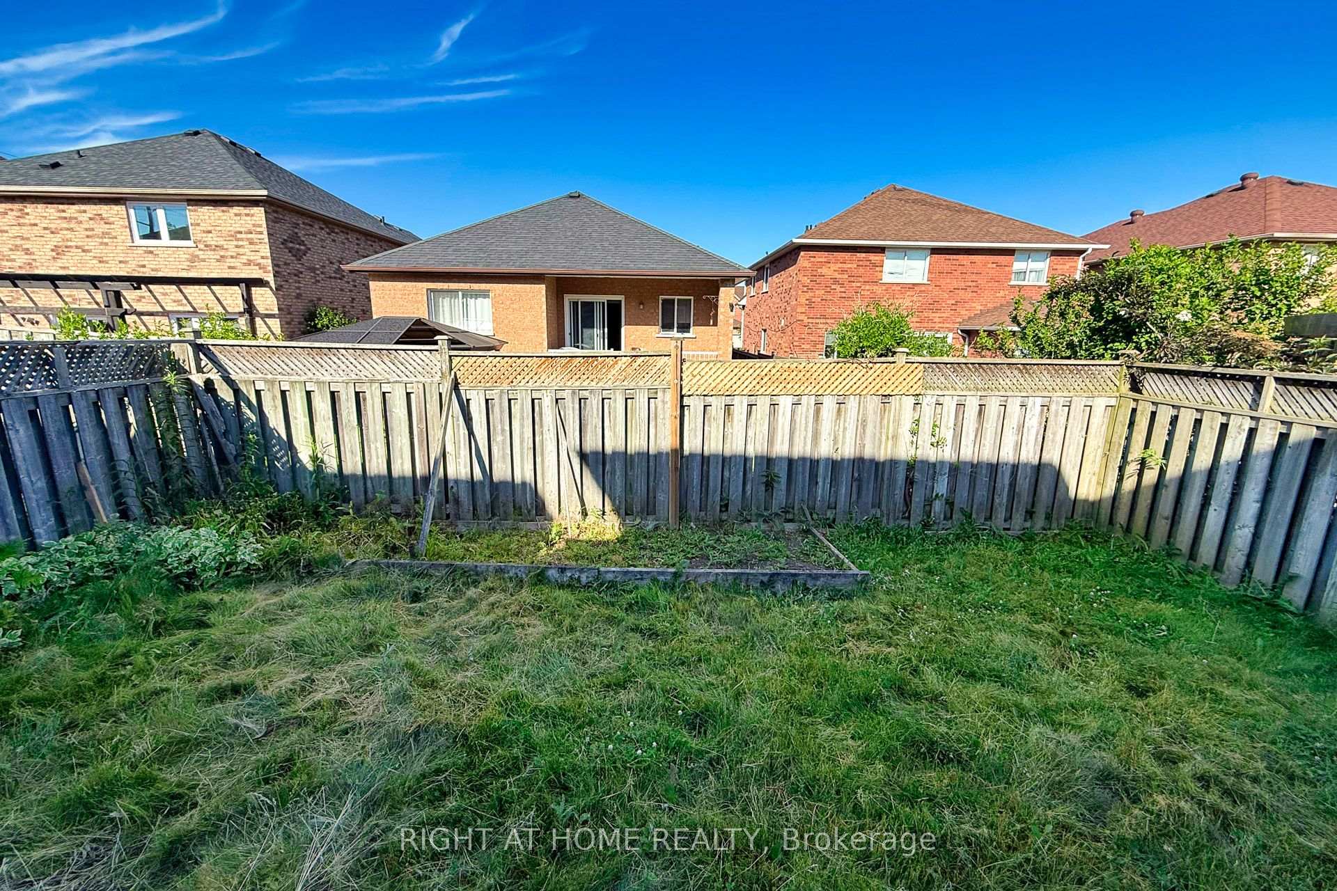Photo 37 of 1552 Otonabee Drive, Pickering, Amberlea — HOMEH