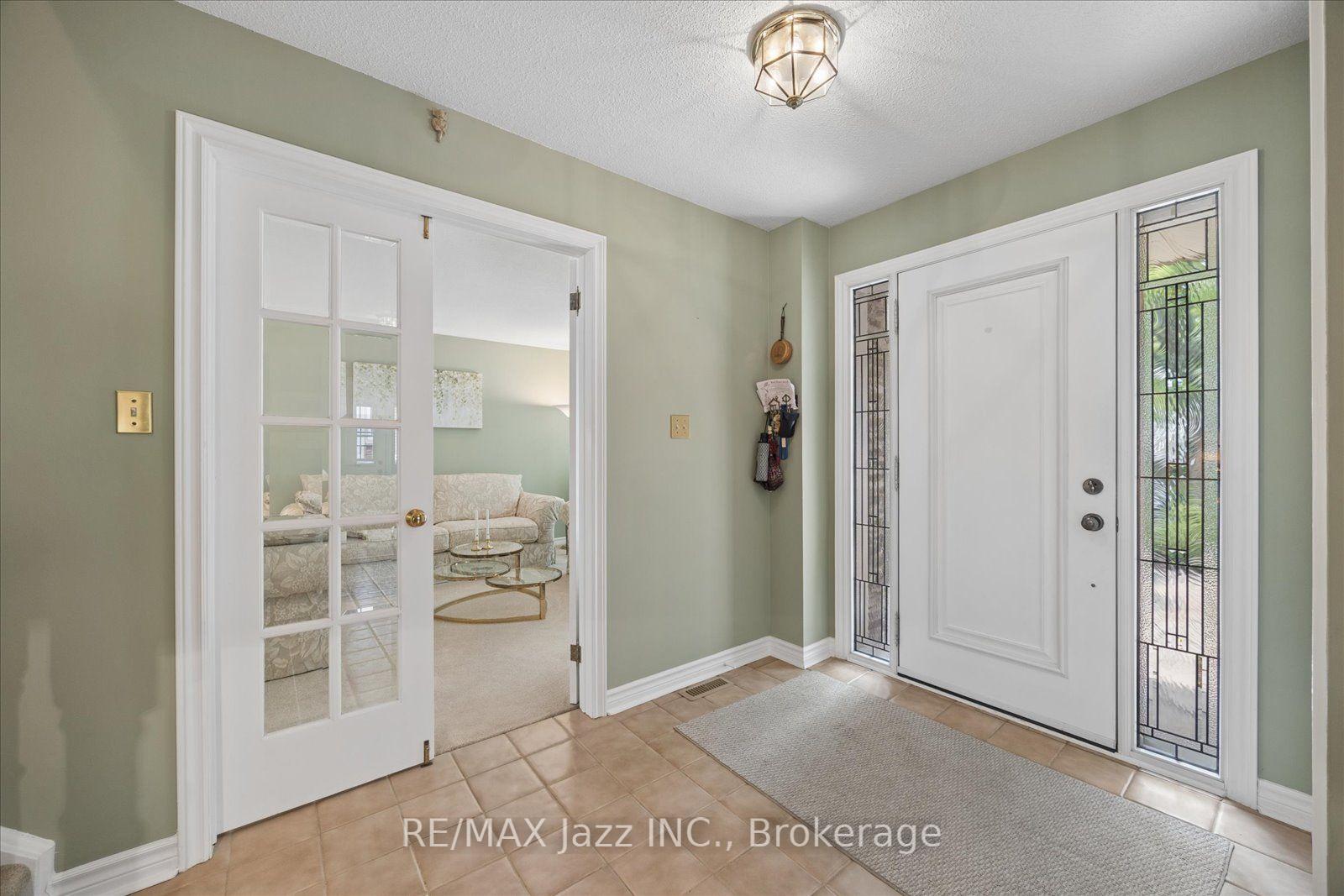 Photo 3 of 38 Trinity Crescent, Whitby, Pringle Creek — HOMEH