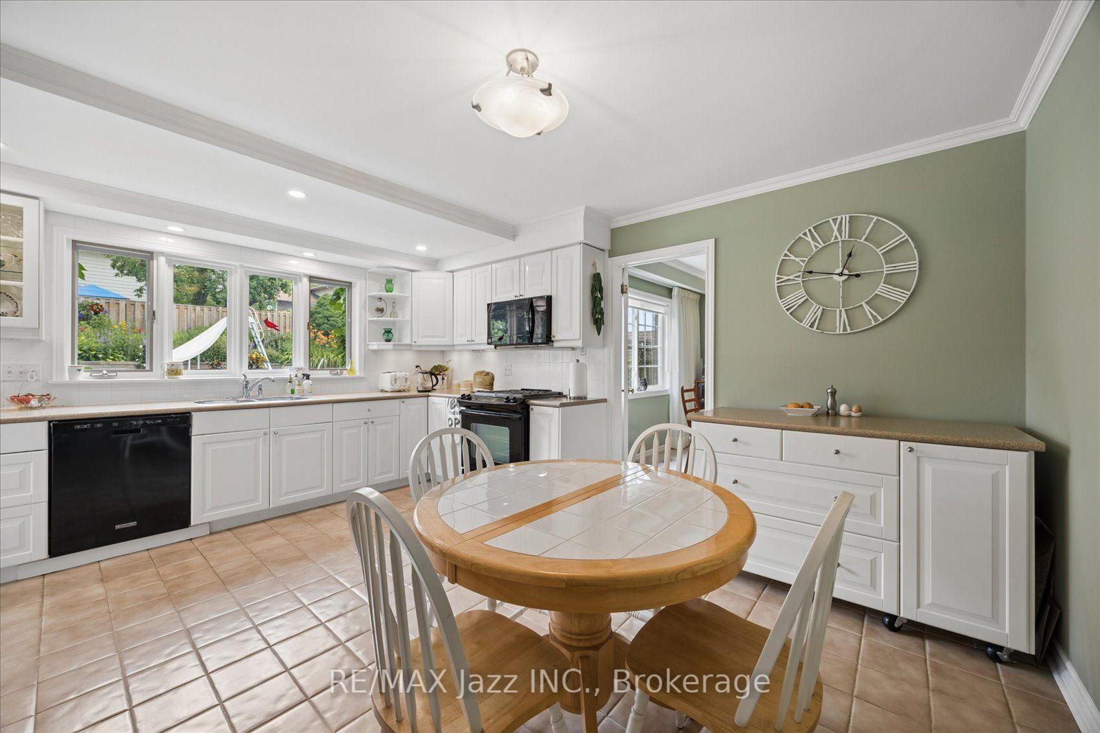 Photo 14 of 38 Trinity Crescent, Whitby, Pringle Creek — HOMEH