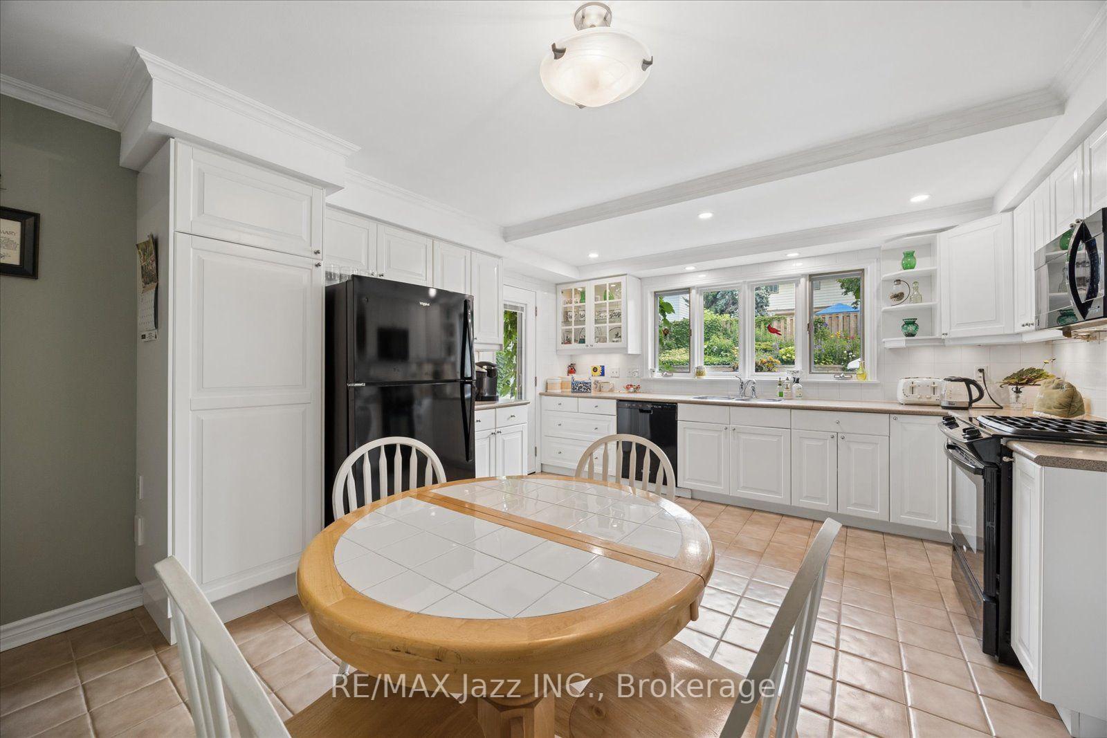 Photo 15 of 38 Trinity Crescent, Whitby, Pringle Creek — HOMEH