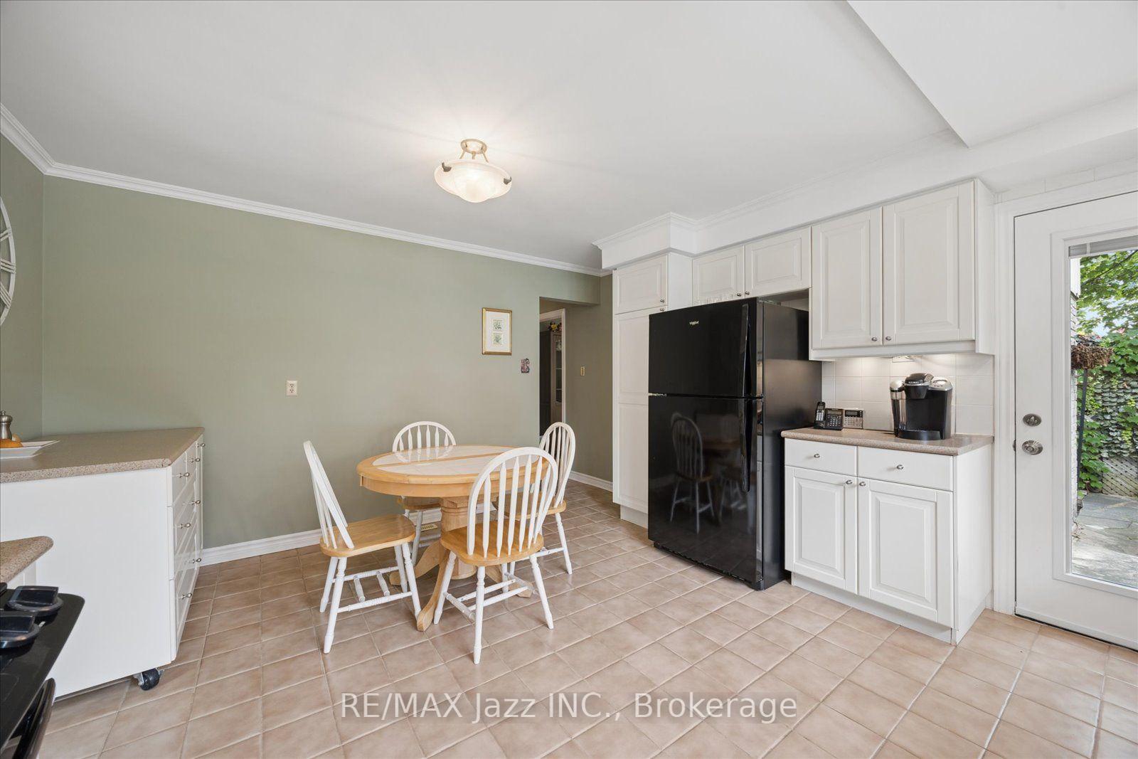 Photo 16 of 38 Trinity Crescent, Whitby, Pringle Creek — HOMEH