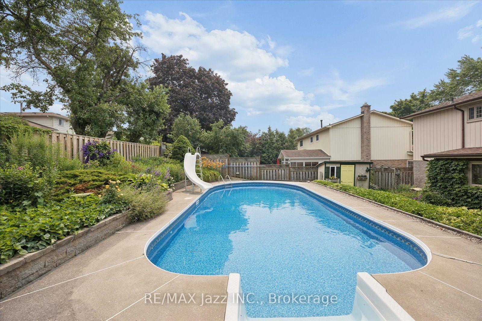 Photo 42 of 38 Trinity Crescent, Whitby, Pringle Creek — HOMEH