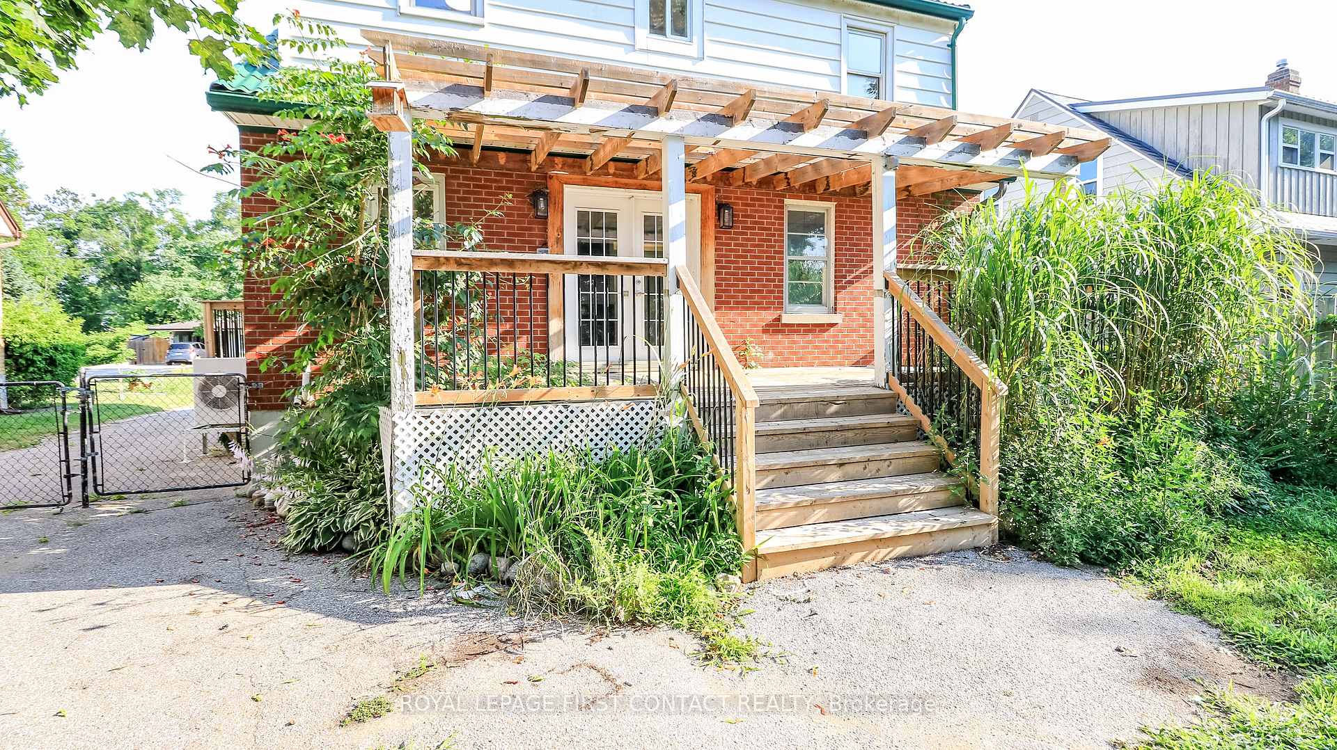 Photo 4 of 47 Campbell Avenue, Barrie, Allandale — HOMEH