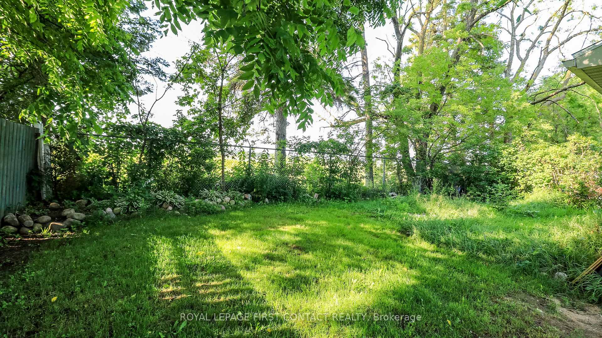 Photo 10 of 47 Campbell Avenue, Barrie, Allandale — HOMEH