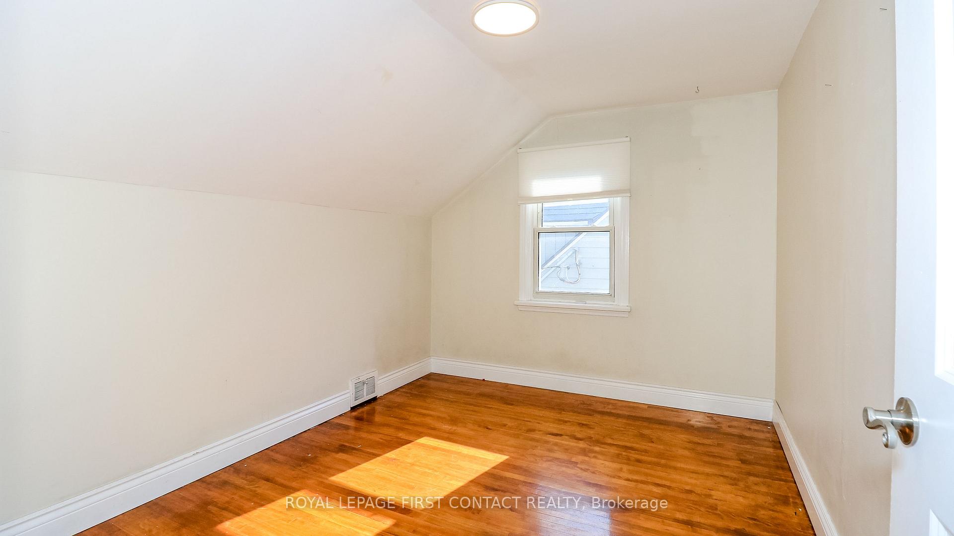 Photo 32 of 47 Campbell Avenue, Barrie, Allandale — HOMEH