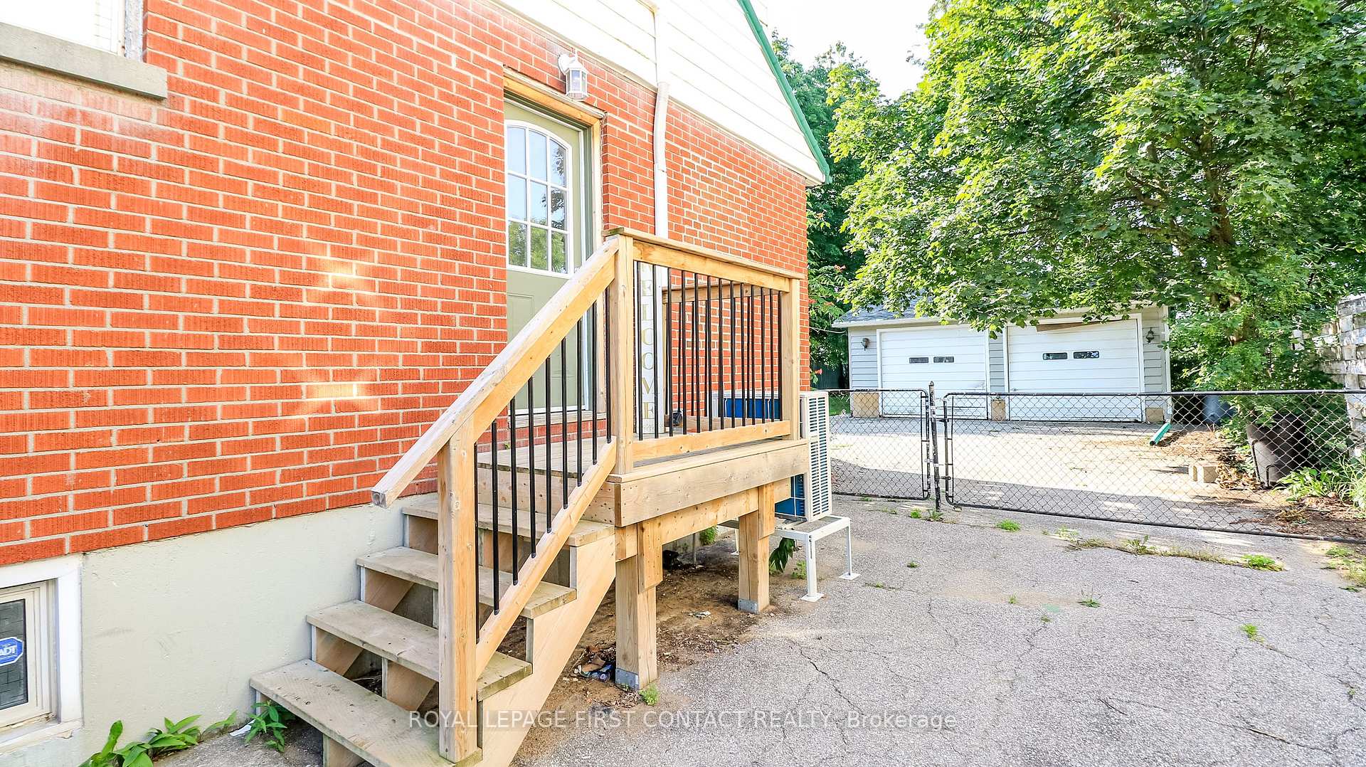 Photo 38 of 47 Campbell Avenue, Barrie, Allandale — HOMEH