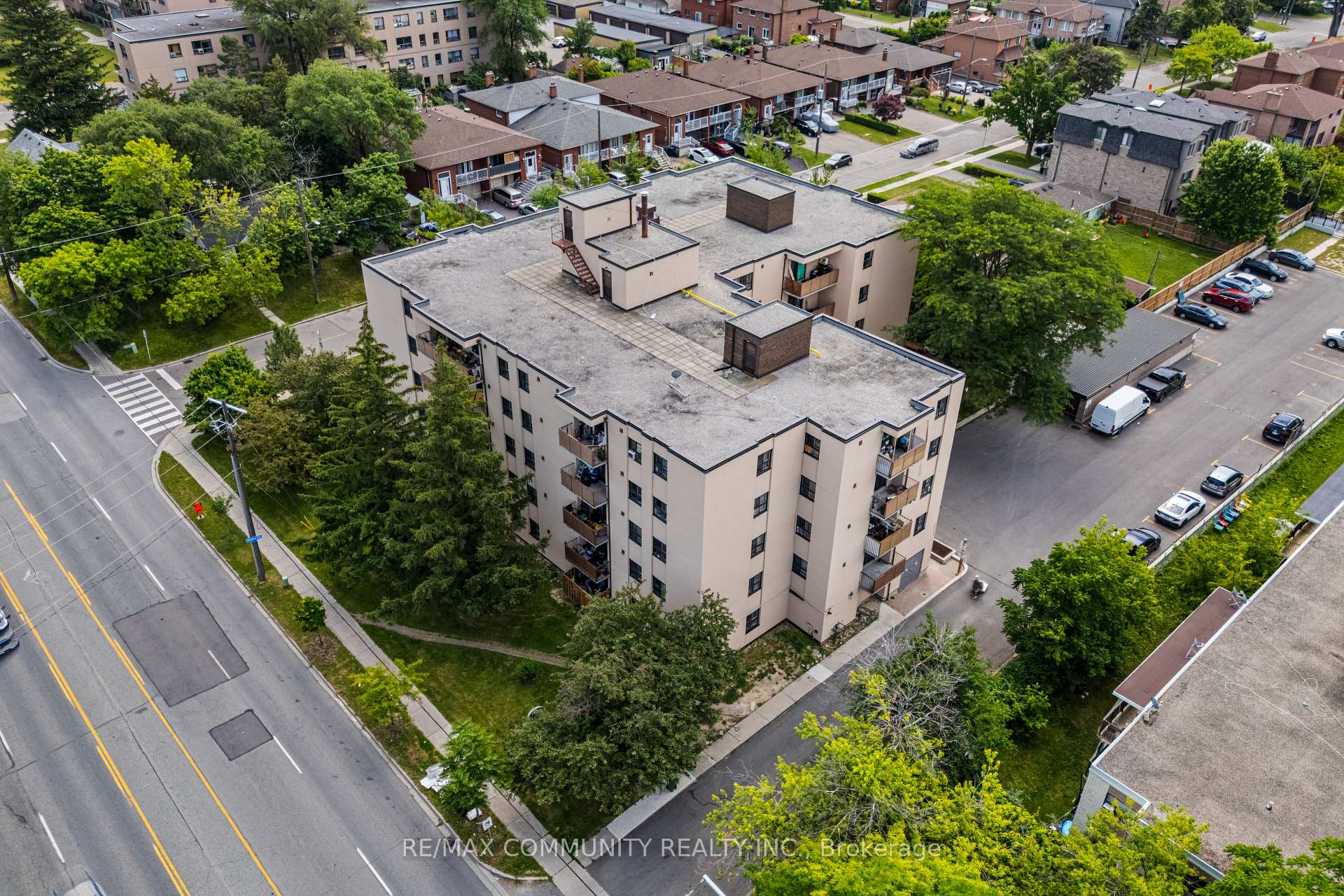 Photo of Unit 407, 1445 Wilson Avenue