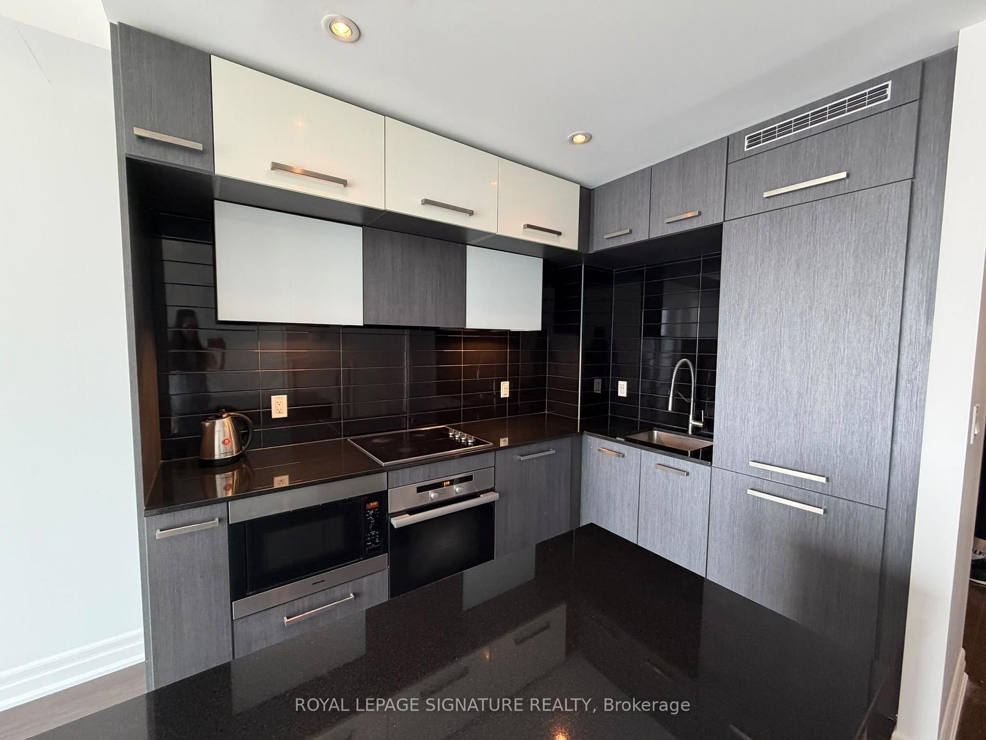 Photo 2 of Unit 2403, 8 The Esplanade, Toronto, Waterfront Communities — HOMEH