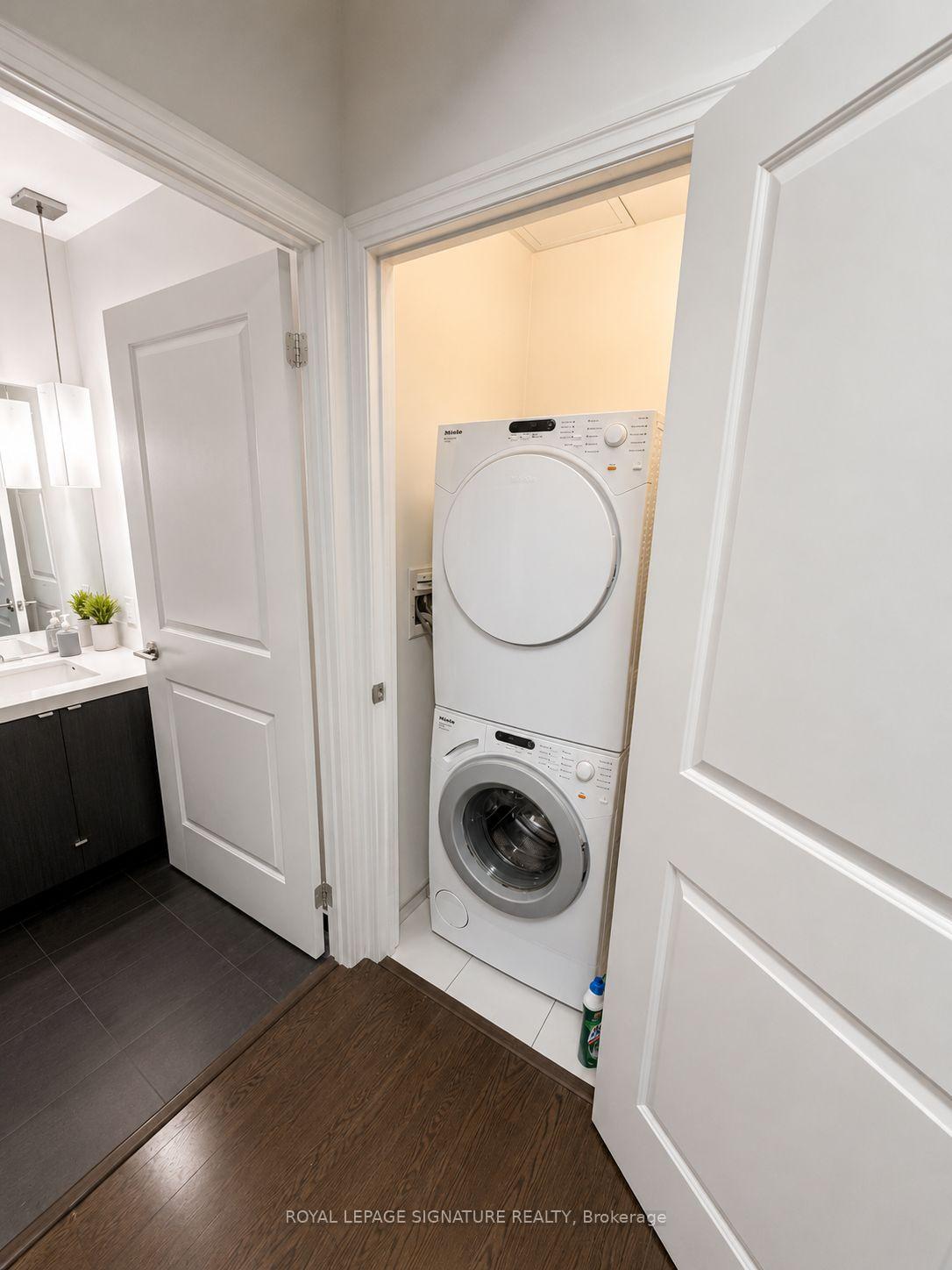 Photo 7 of Unit 2403, 8 The Esplanade, Toronto, Waterfront Communities — HOMEH