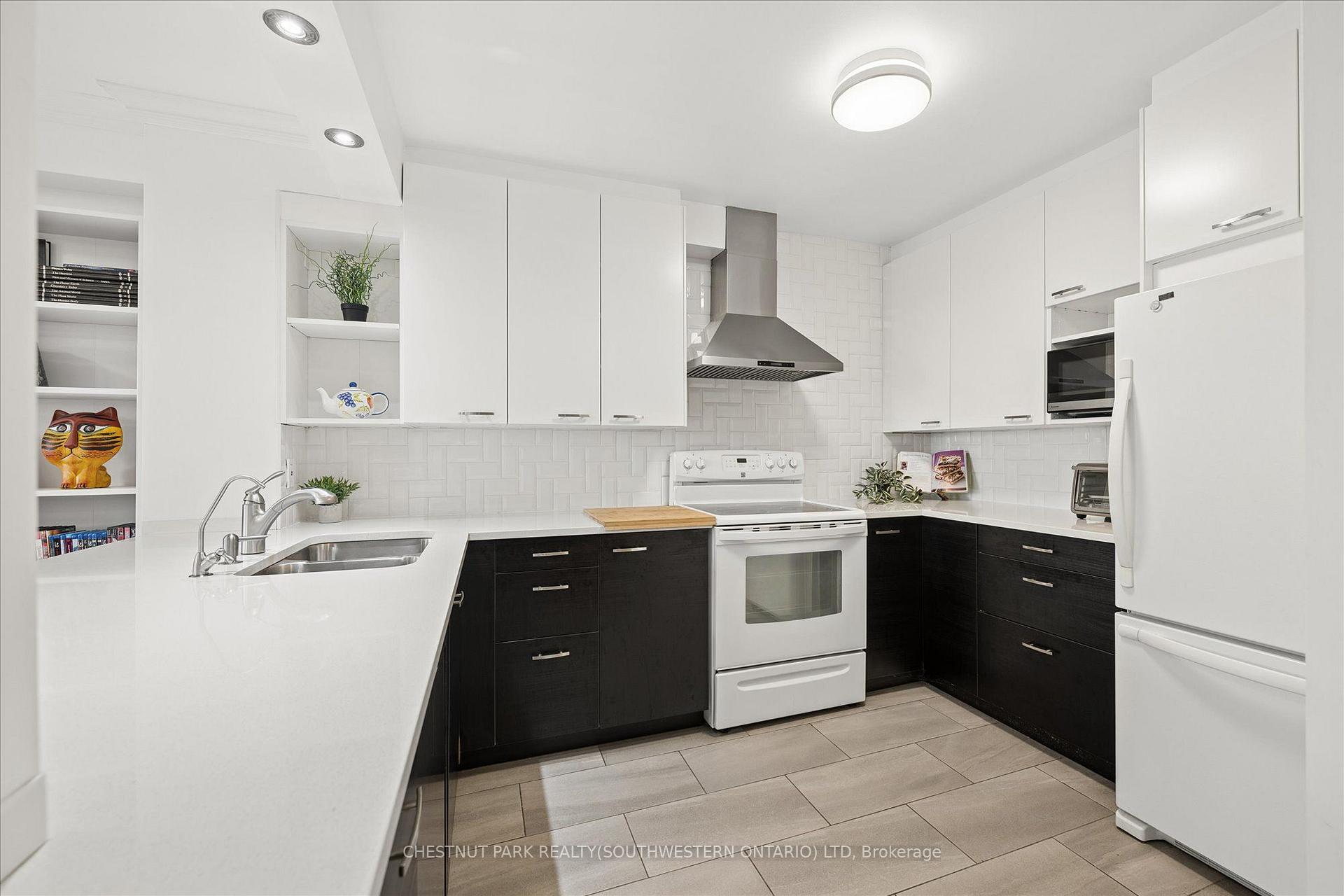 Photo 7 of Unit 506, 18 Holborn Court, Kitchener, Stanley Park — HOMEH