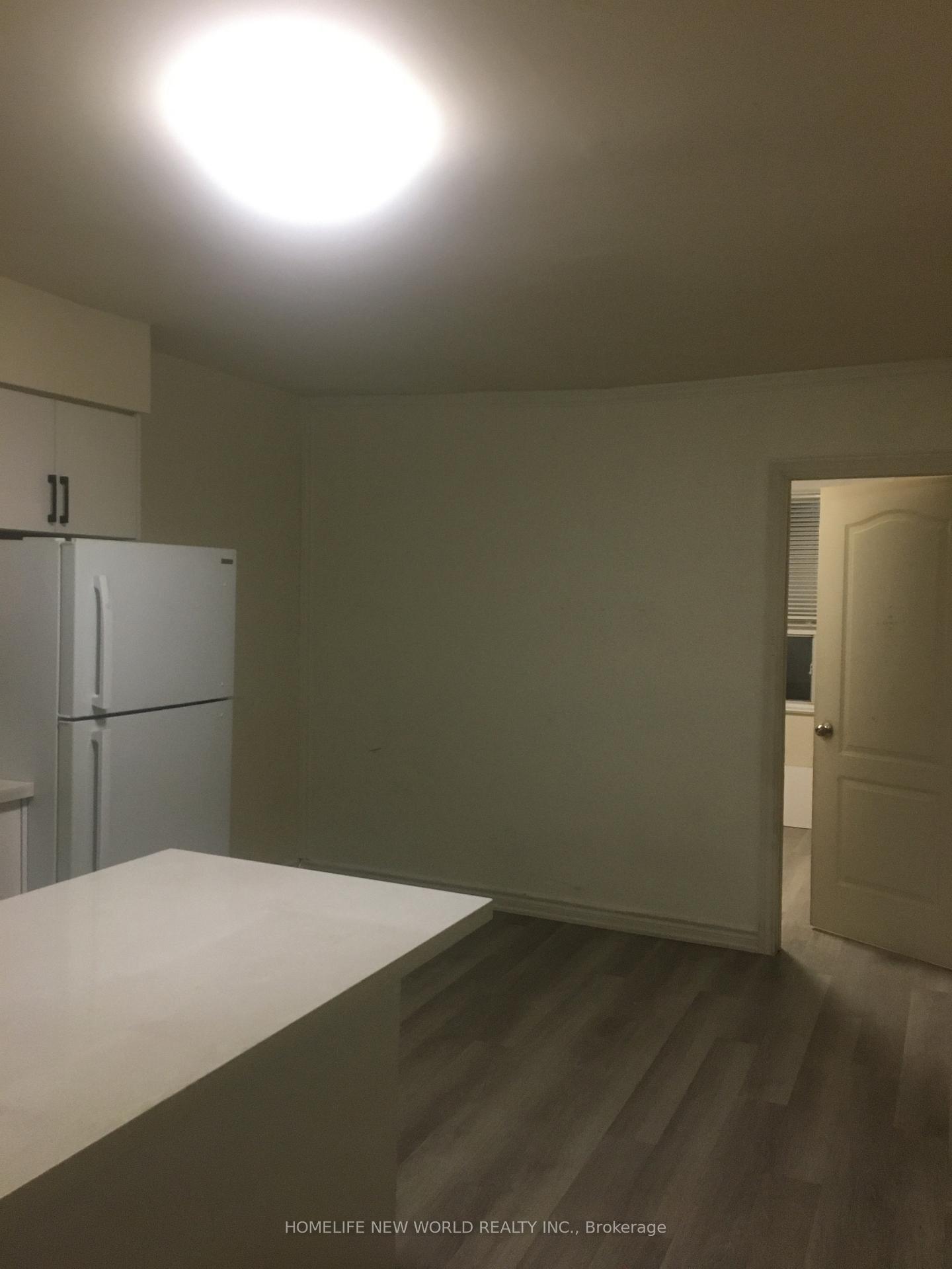 Photo 3 of Unit B, 270 Coxwell Avenue, Toronto, Greenwood-Coxwell — HOMEH