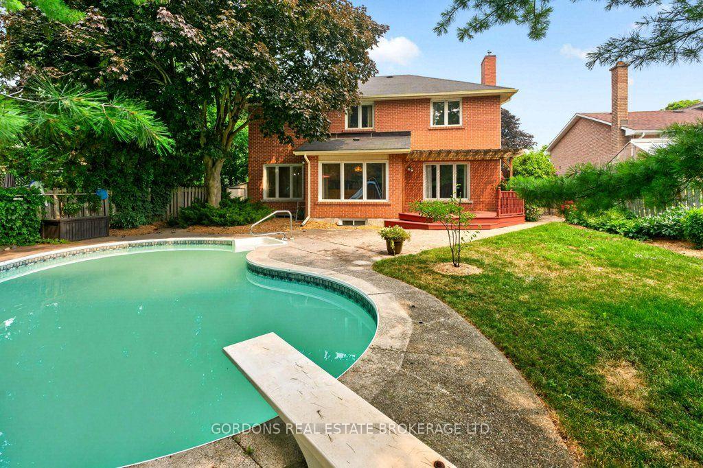Photo 7 of 24 Nottingham Place, Kingston, West of Sir John A. Blvd — HOMEH