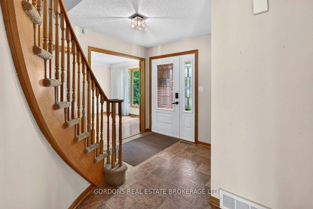 Photo 9 of 24 Nottingham Place, Kingston, West of Sir John A. Blvd — HOMEH