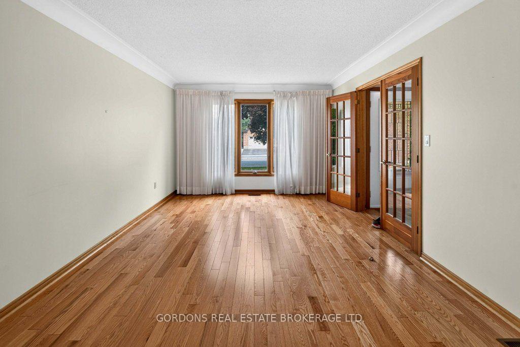 Photo 12 of 24 Nottingham Place, Kingston, West of Sir John A. Blvd — HOMEH