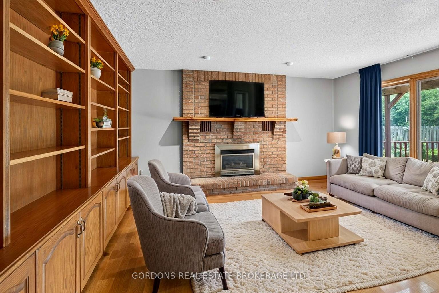 Photo 22 of 24 Nottingham Place, Kingston, West of Sir John A. Blvd — HOMEH