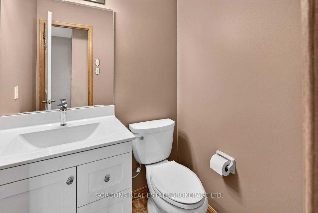 Photo 25 of 24 Nottingham Place, Kingston, West of Sir John A. Blvd — HOMEH
