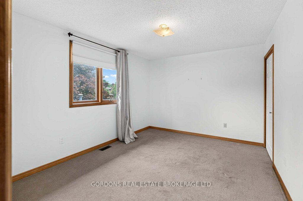 Photo 34 of 24 Nottingham Place, Kingston, West of Sir John A. Blvd — HOMEH