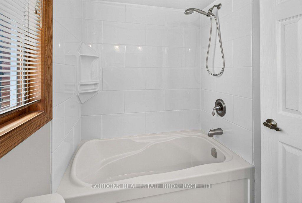 Photo 36 of 24 Nottingham Place, Kingston, West of Sir John A. Blvd — HOMEH
