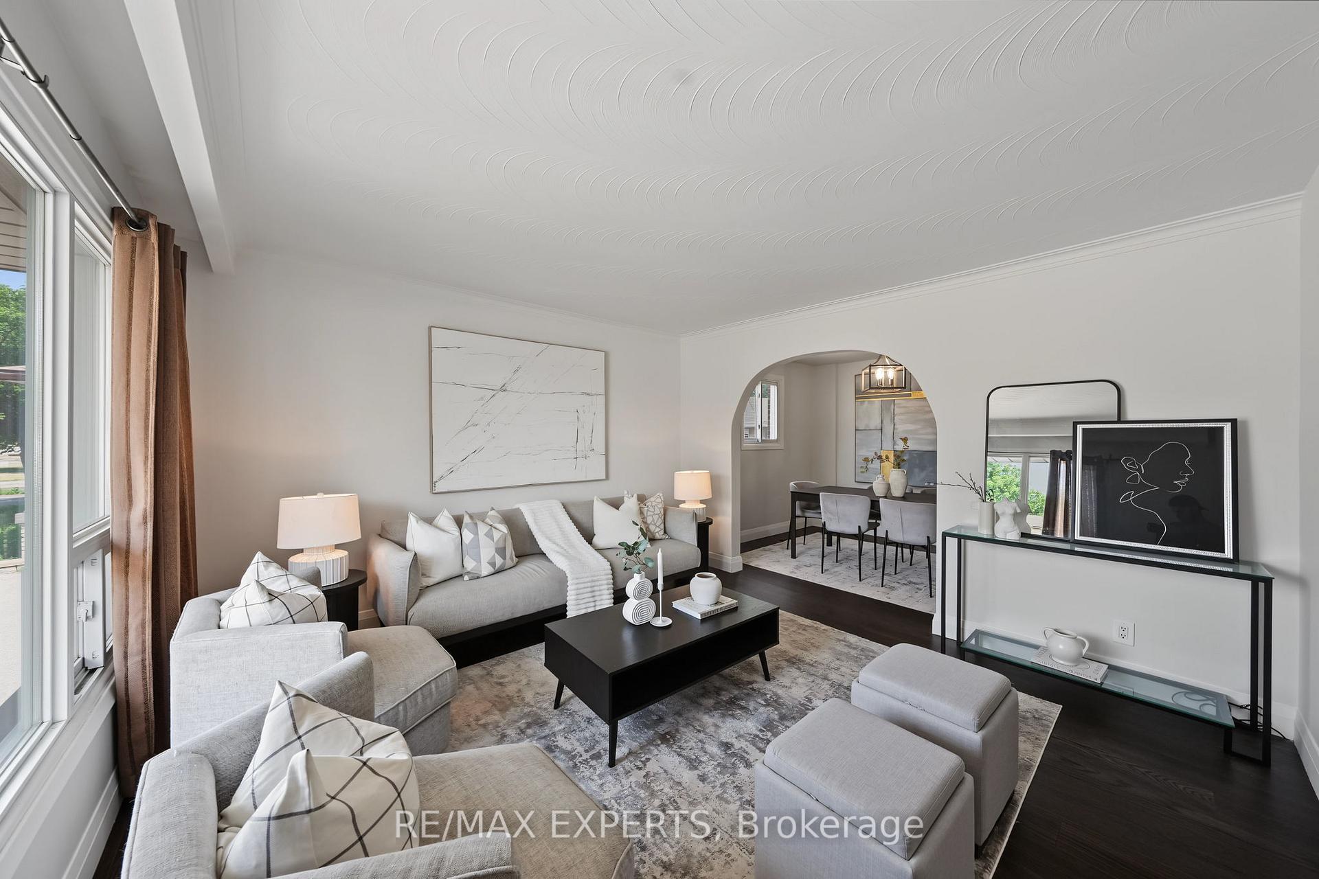 Photo 9 of 25 Riverton Drive, North York, Humber Summit — HOMEH