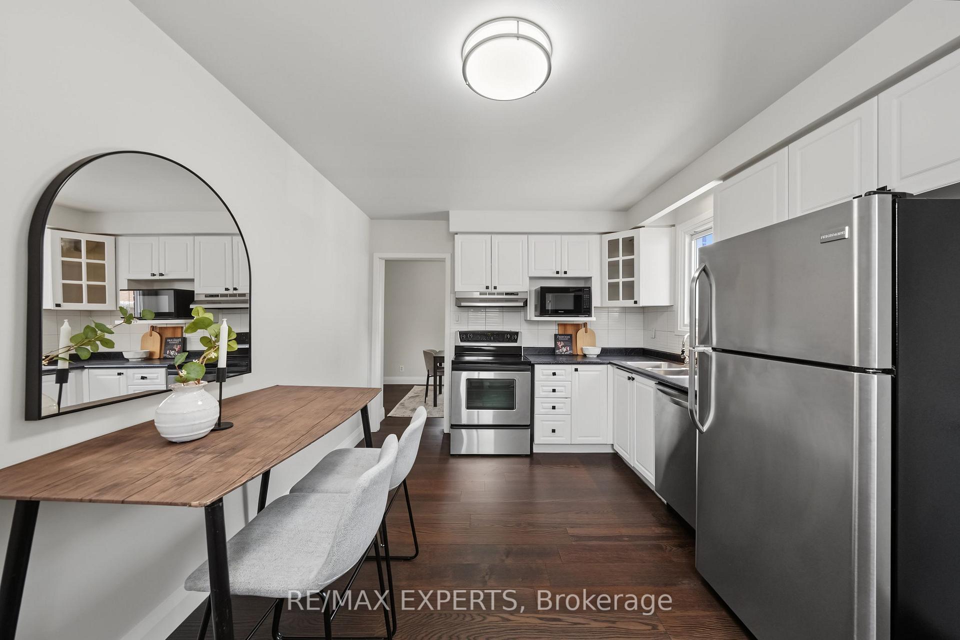 Photo 19 of 25 Riverton Drive, North York, Humber Summit — HOMEH