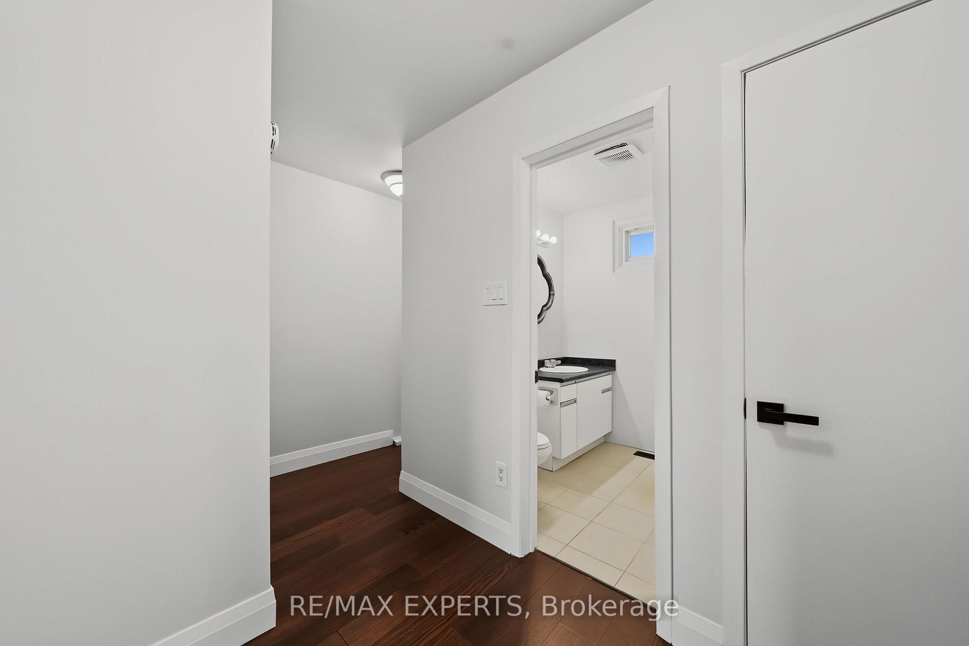 Photo 23 of 25 Riverton Drive, North York, Humber Summit — HOMEH