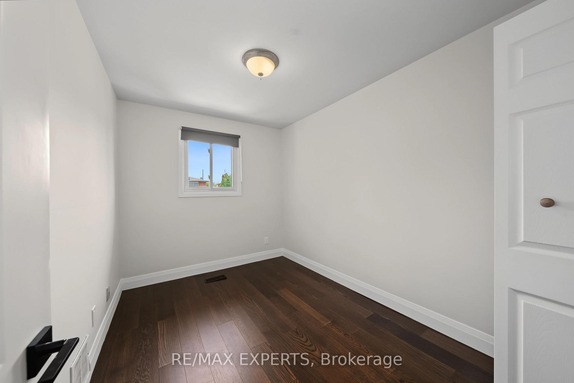 Photo 24 of 25 Riverton Drive, North York, Humber Summit — HOMEH