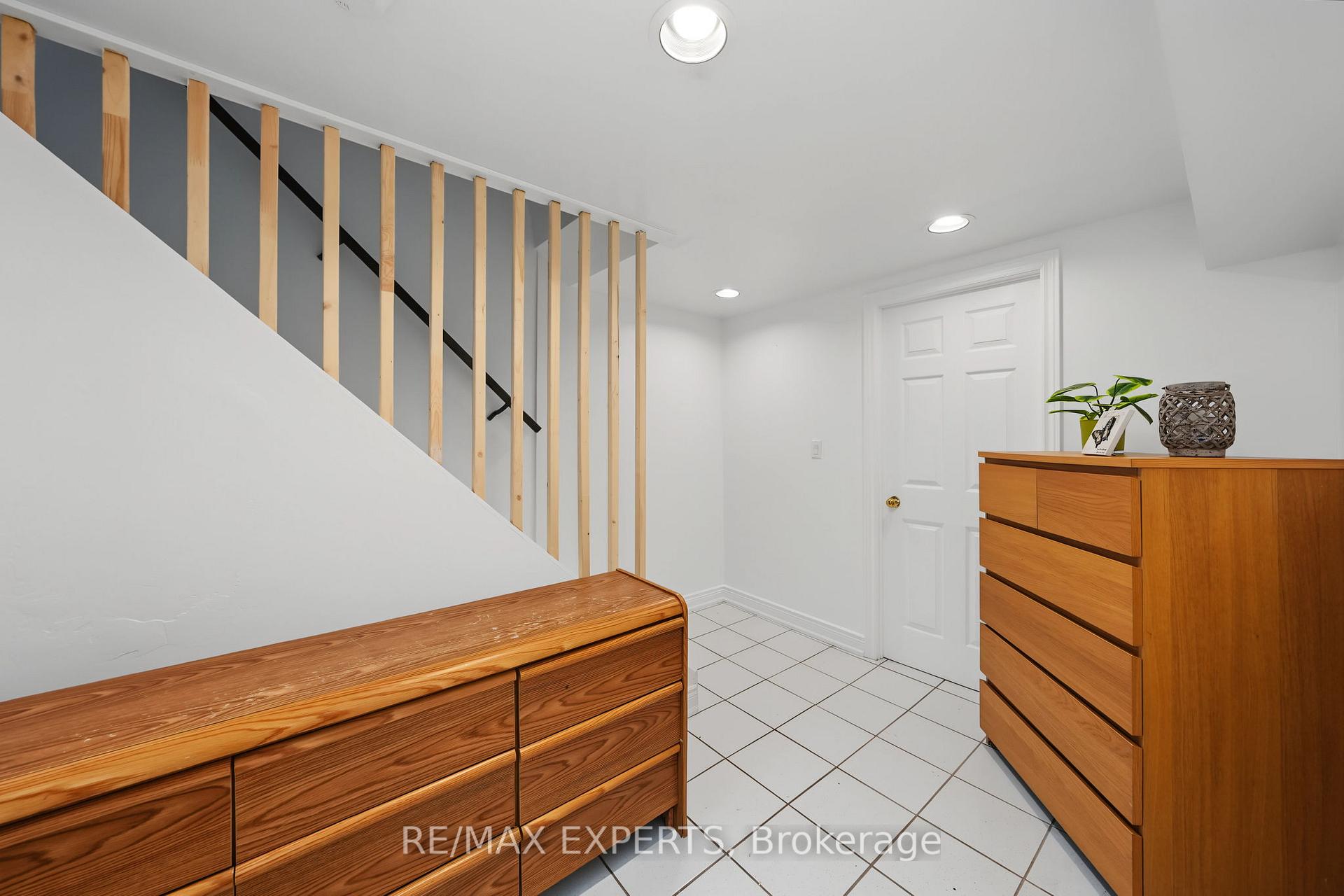 Photo 29 of 25 Riverton Drive, North York, Humber Summit — HOMEH