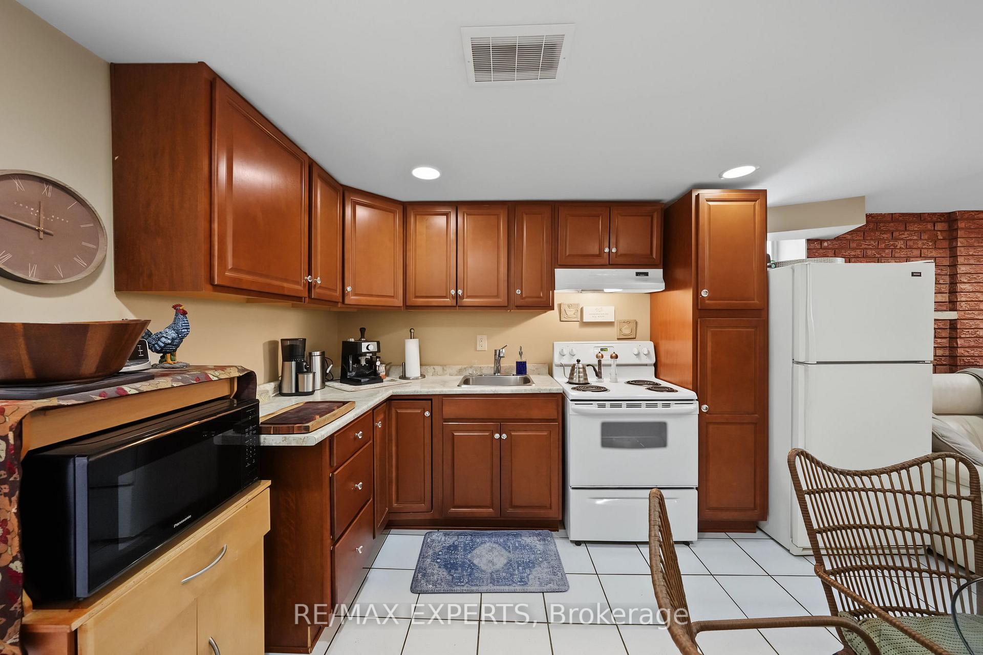 Photo 32 of 25 Riverton Drive, North York, Humber Summit — HOMEH