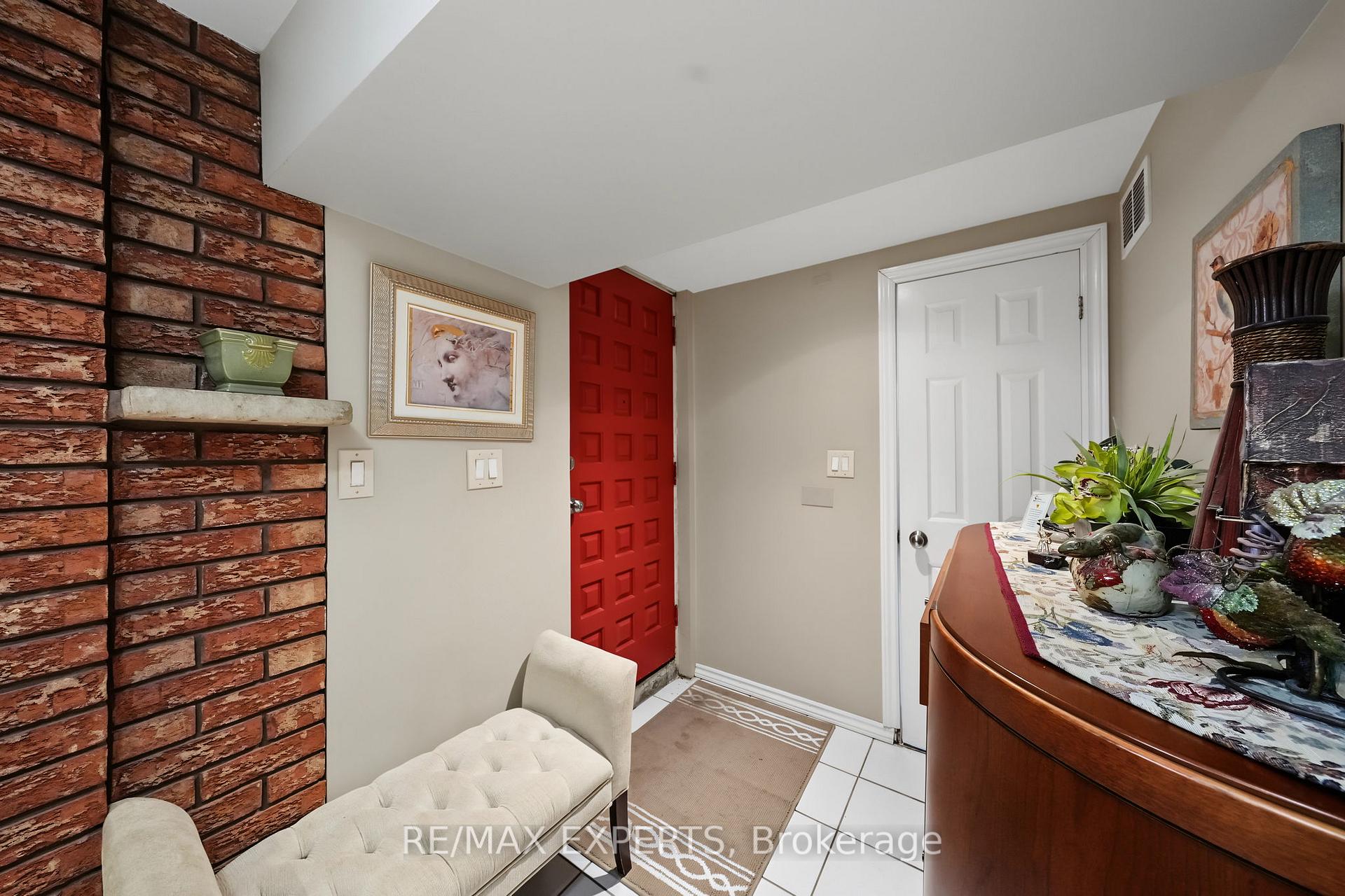 Photo 37 of 25 Riverton Drive, North York, Humber Summit — HOMEH