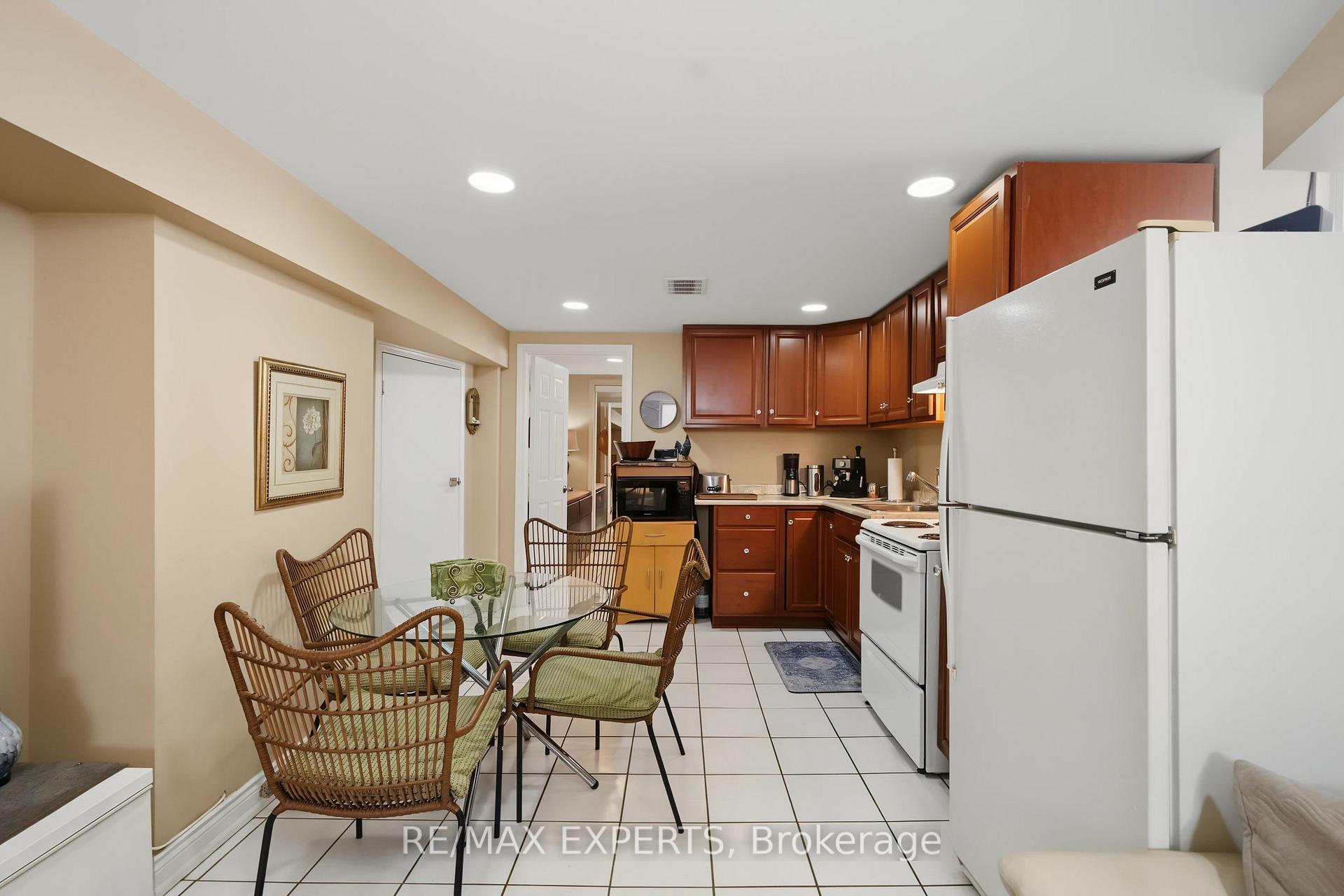 Photo 39 of 25 Riverton Drive, North York, Humber Summit — HOMEH