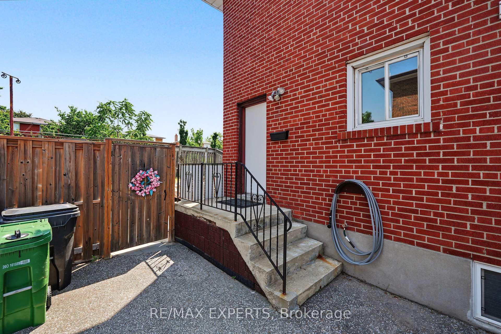 Photo 41 of 25 Riverton Drive, North York, Humber Summit — HOMEH
