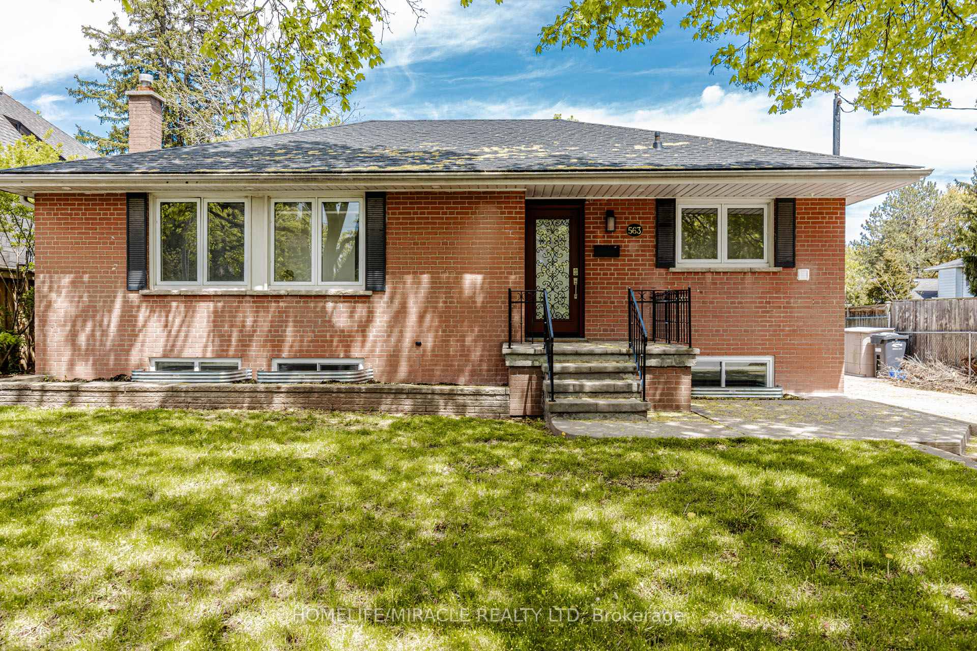 Front of 563 Taplow Crescent
