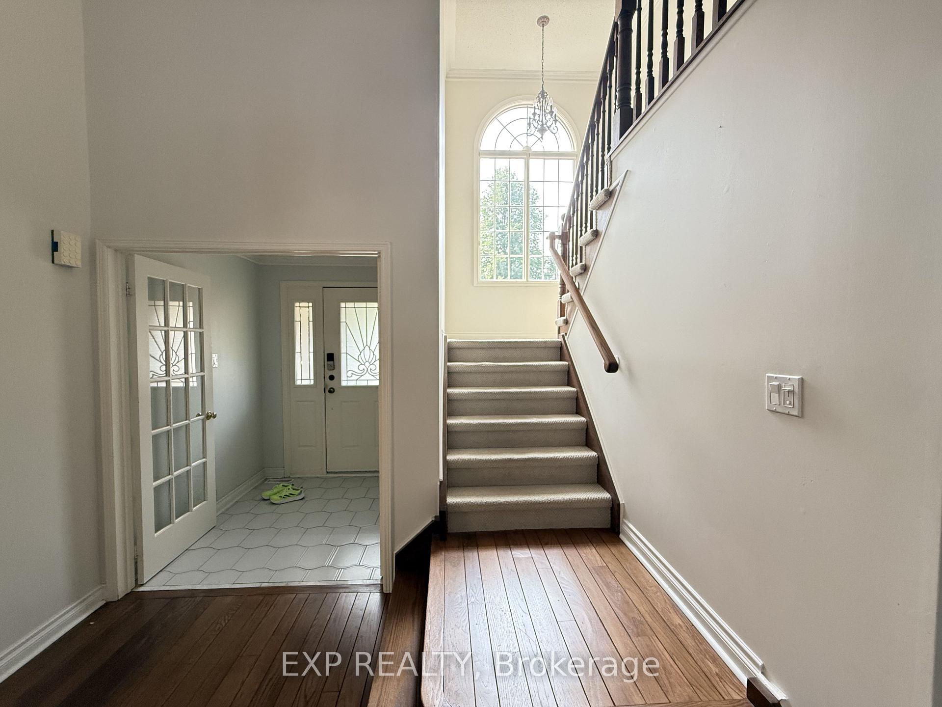 Photo 3 of 40 Cranberry Lane, Aurora, Aurora Highlands — HOMEH