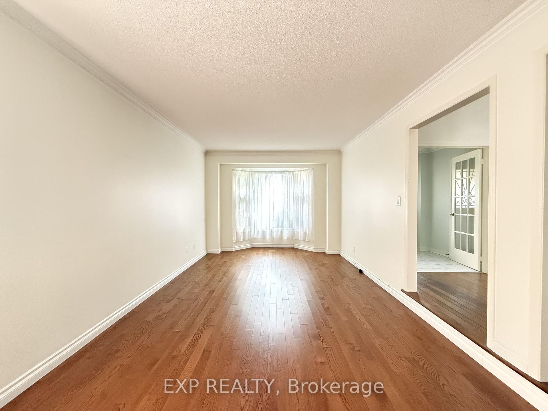 Photo 4 of 40 Cranberry Lane, Aurora, Aurora Highlands — HOMEH