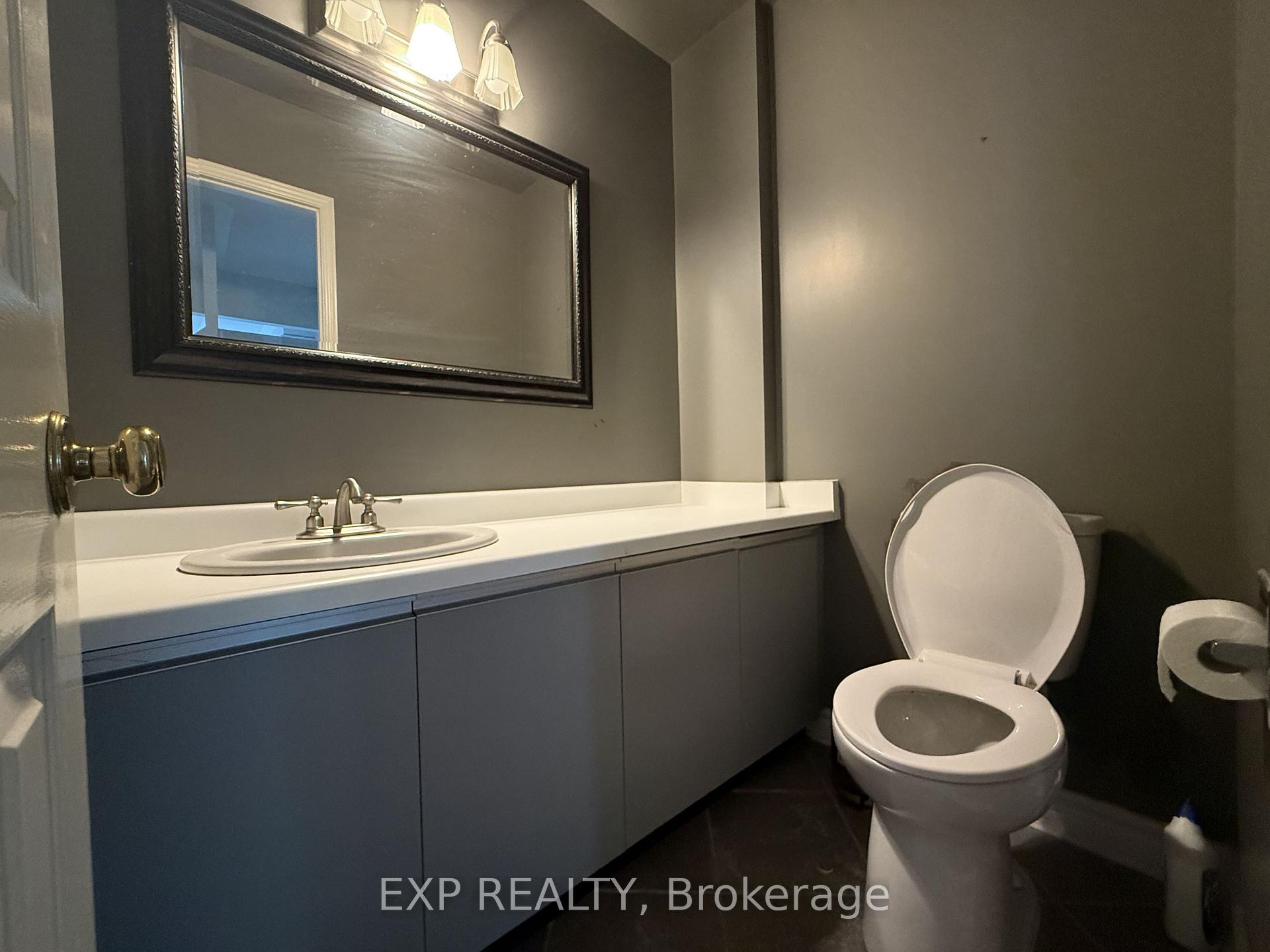 Photo 8 of 40 Cranberry Lane, Aurora, Aurora Highlands — HOMEH