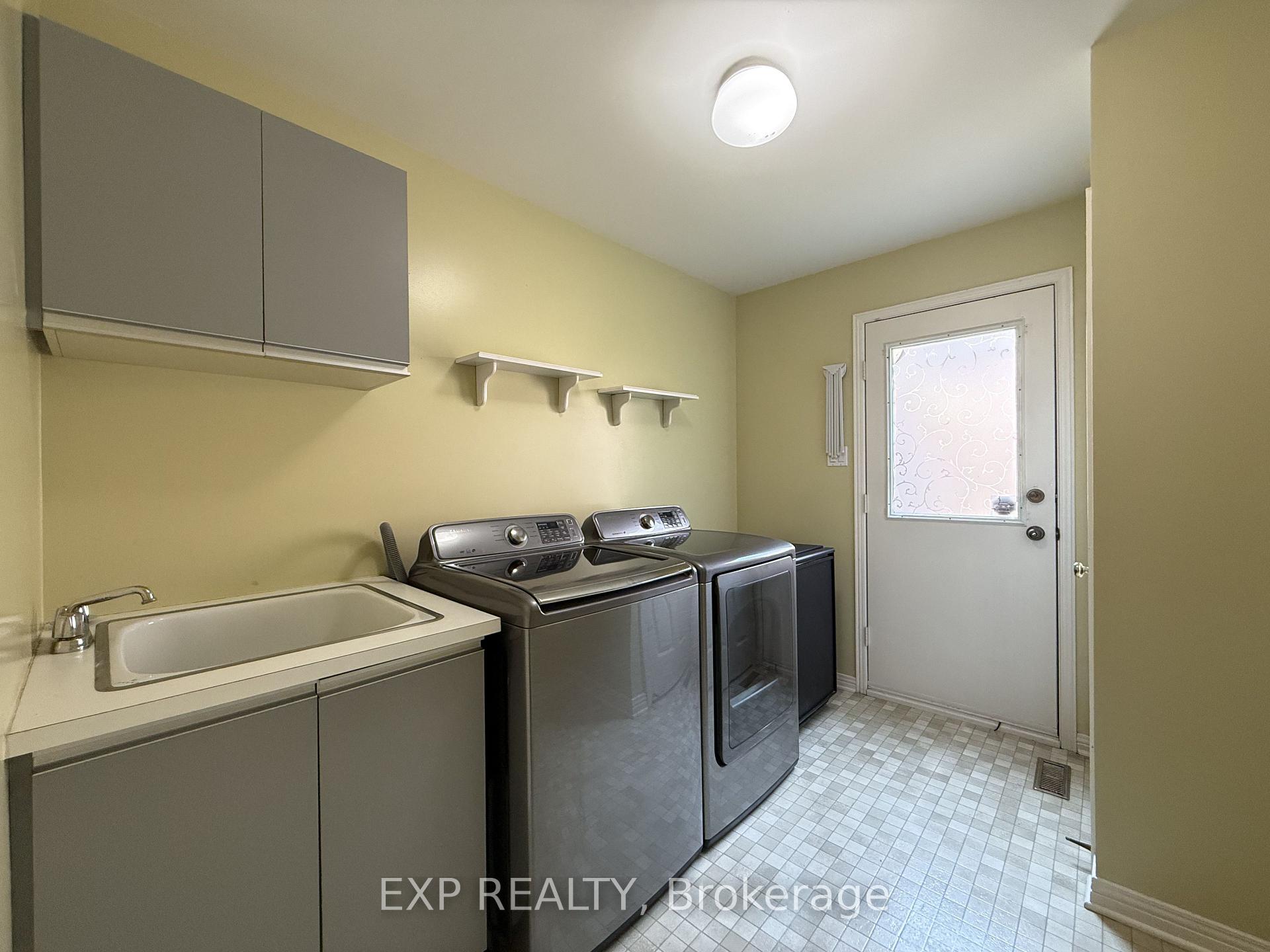 Photo 13 of 40 Cranberry Lane, Aurora, Aurora Highlands — HOMEH